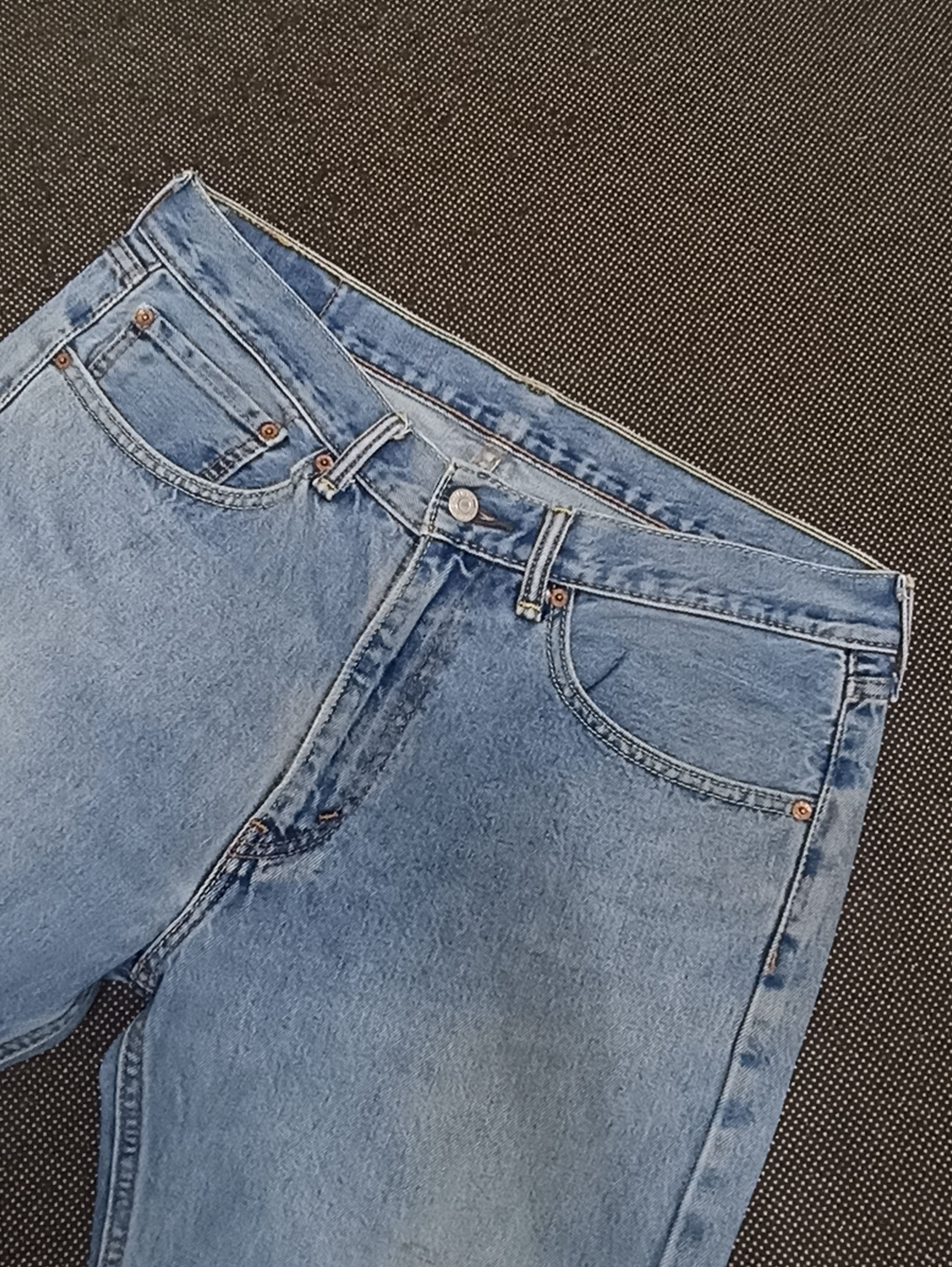 Jean × Levi's × Vintage VINTAGE LEVIS 505 BLUE WASH JEANS -J333 Size US 35 - 9 Thumbnail