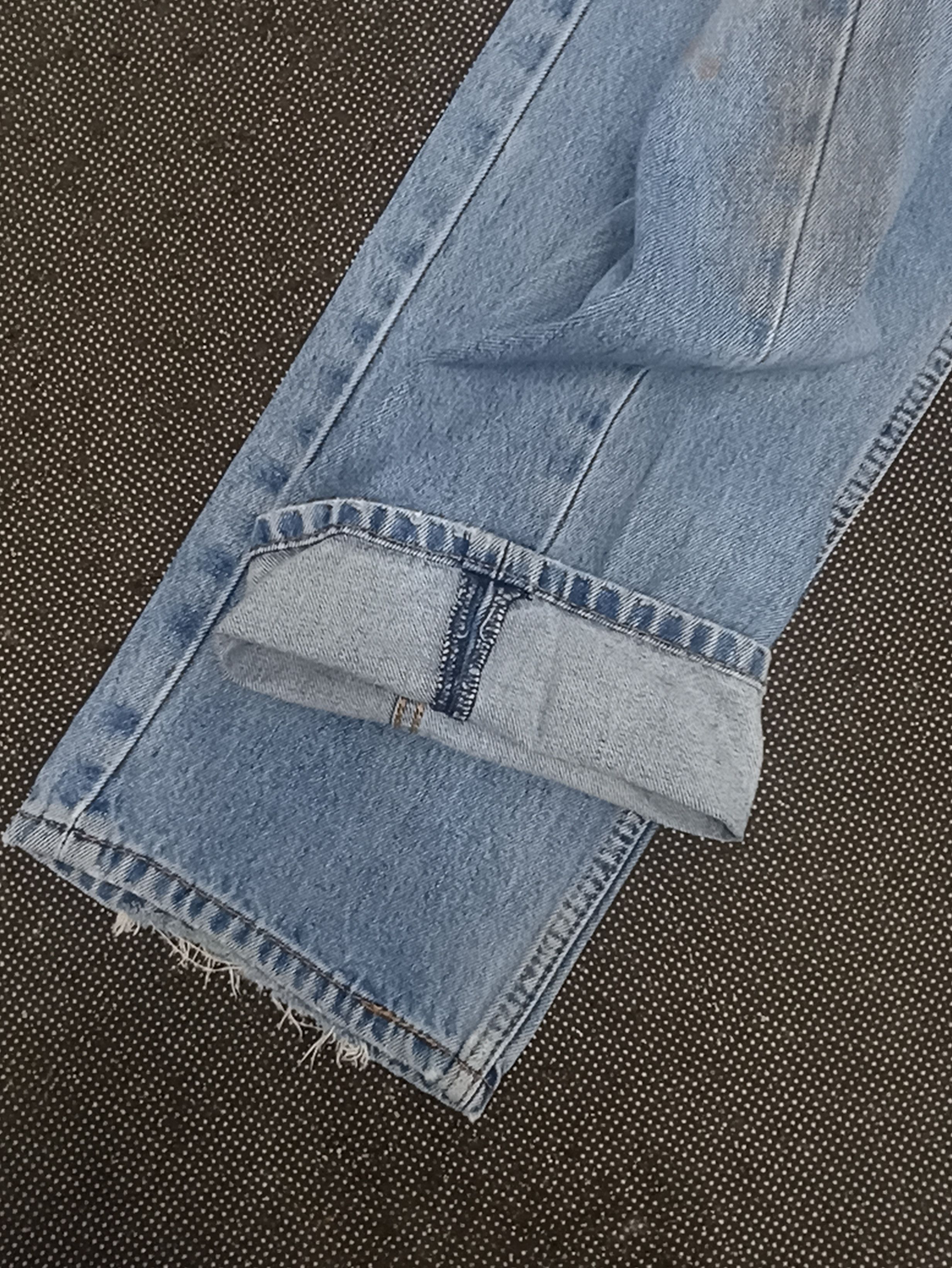 Jean × Levi's × Vintage VINTAGE LEVIS 505 BLUE WASH JEANS -J333 Size US 35 - 6 Thumbnail
