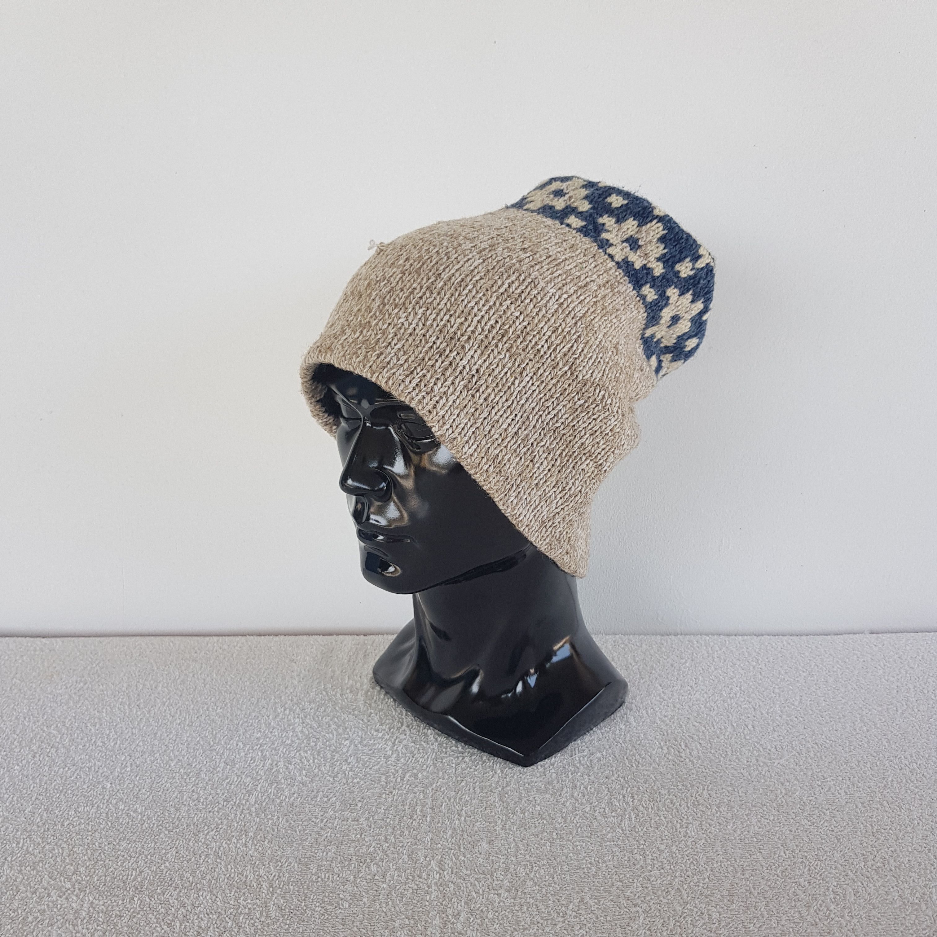 Vintage Vintage Knitted Crochet Beanie Snow Cap Knitted Hats Size ONE SIZE - 1 Thumbnail