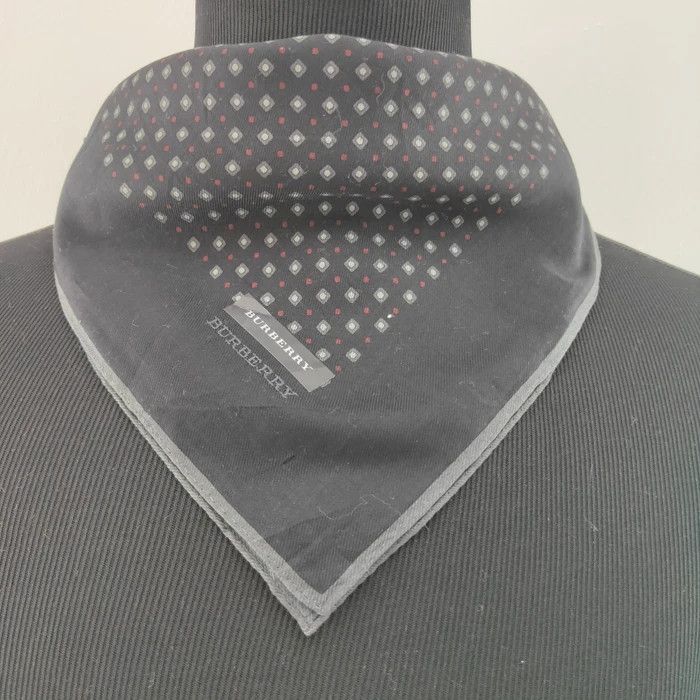 Burberry × Vintage Handkerchief/ Neckerchief/ Bandana - 3F1929 Size ONE SIZE - 1 Thumbnail