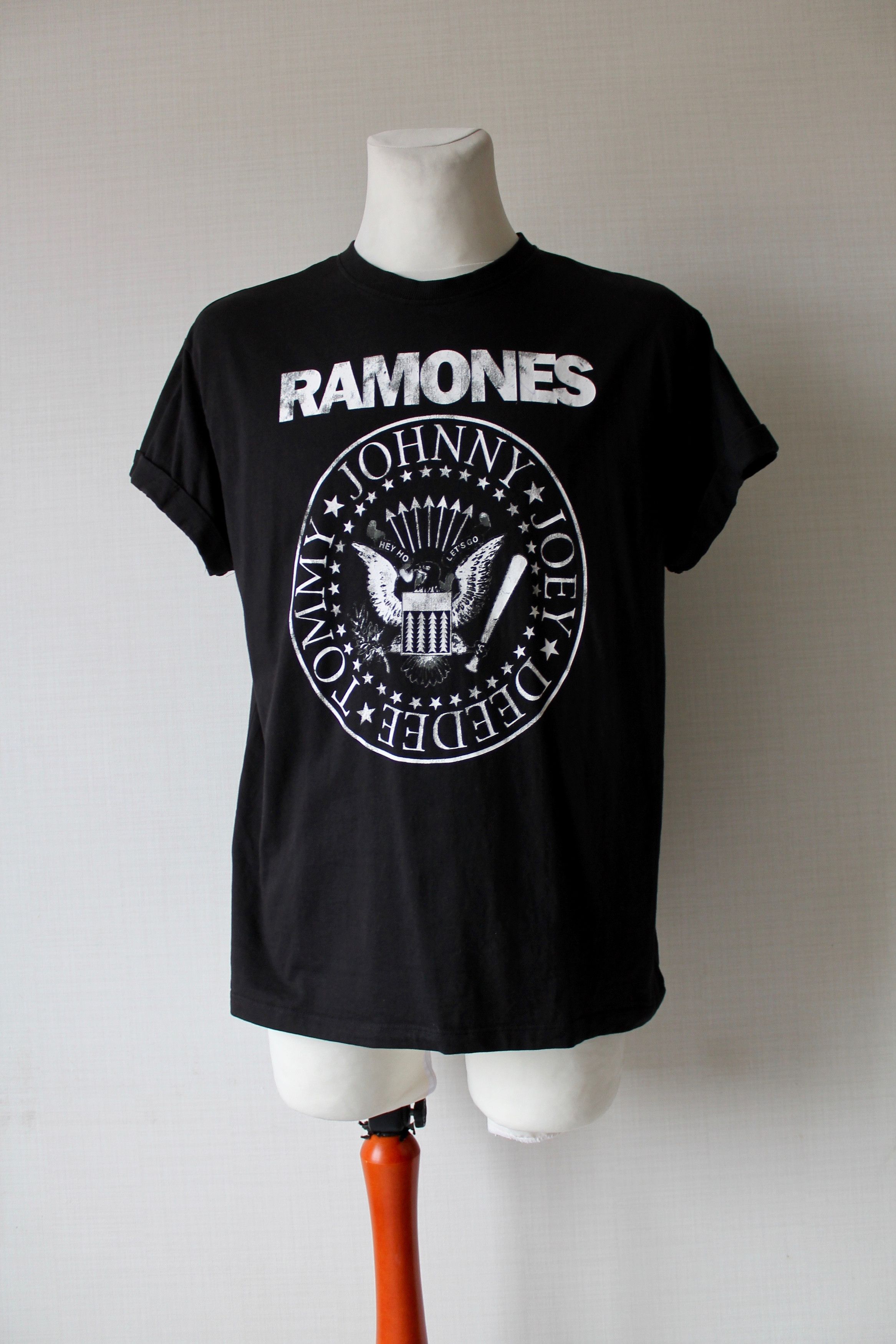 Band Tees RAMONES Band Black t-shirt H&M Cotton Short Sleeve Size US M / EU 48-50 / 2 - 7 Thumbnail