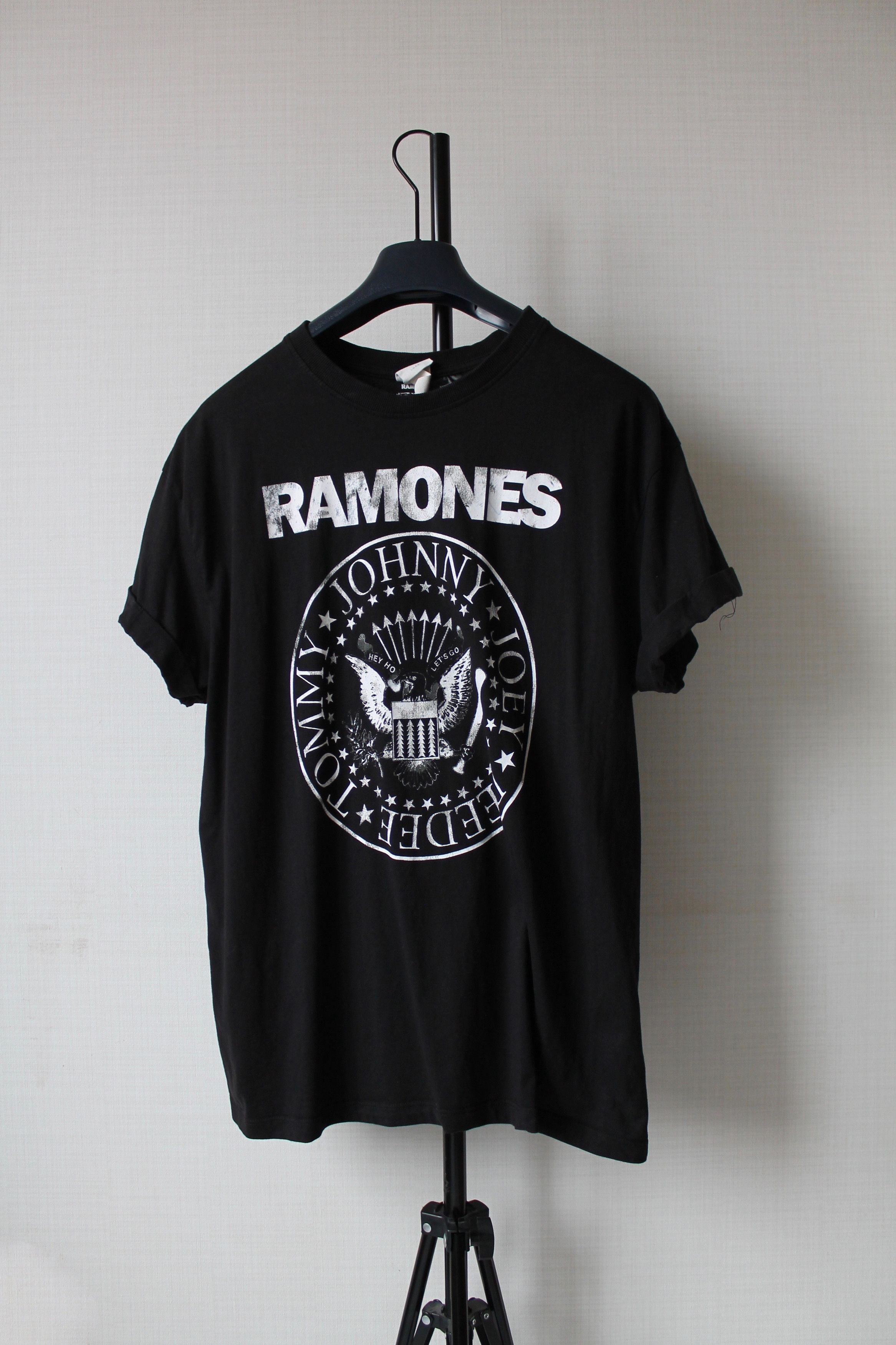 Band Tees RAMONES Band Black t-shirt H&M Cotton Short Sleeve Size US M / EU 48-50 / 2 - 1 Thumbnail