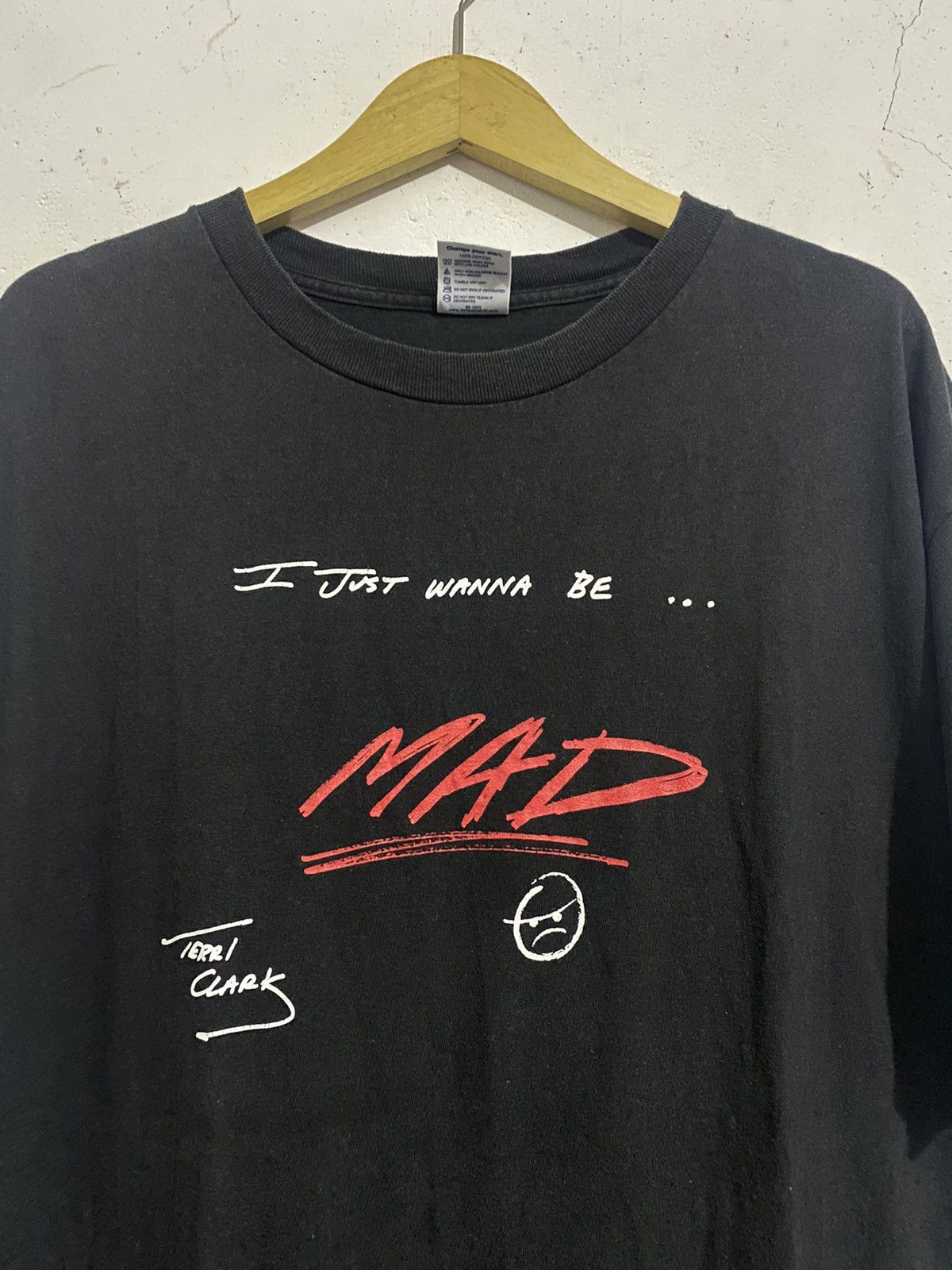 Band Tees 90s Terri Clark I Just Wanna Be Mad Shirt AA0144 Size US XL / EU 56 / 4 - 2 Thumbnail