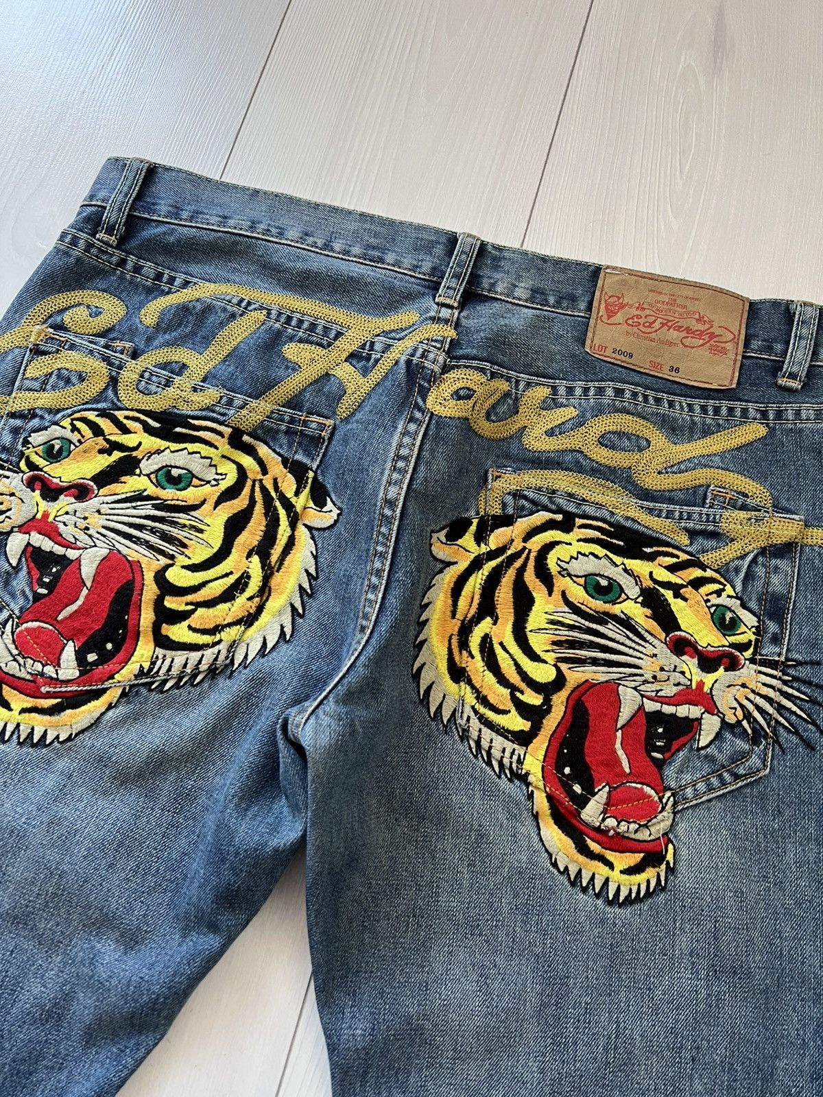 Ed Hardy 2007 Embroidered Tiger Dark Denim Jeans - Size 34 x 34 - newest Excellent Cond