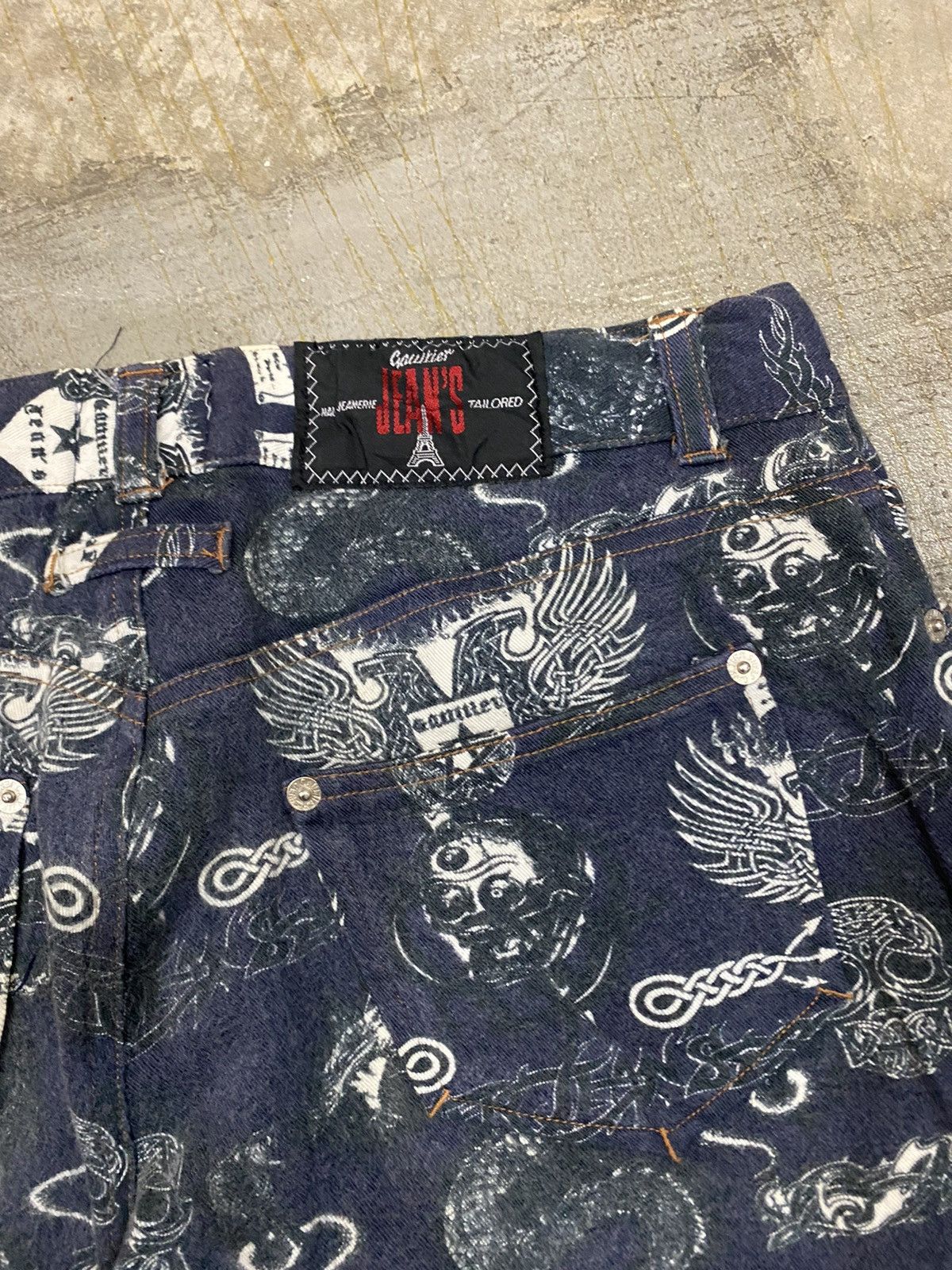 Jean Paul Gaultier AW96 Tatto Skull & Dragon crop Pants Size 28" / US 6 / IT 42 - 11 Thumbnail