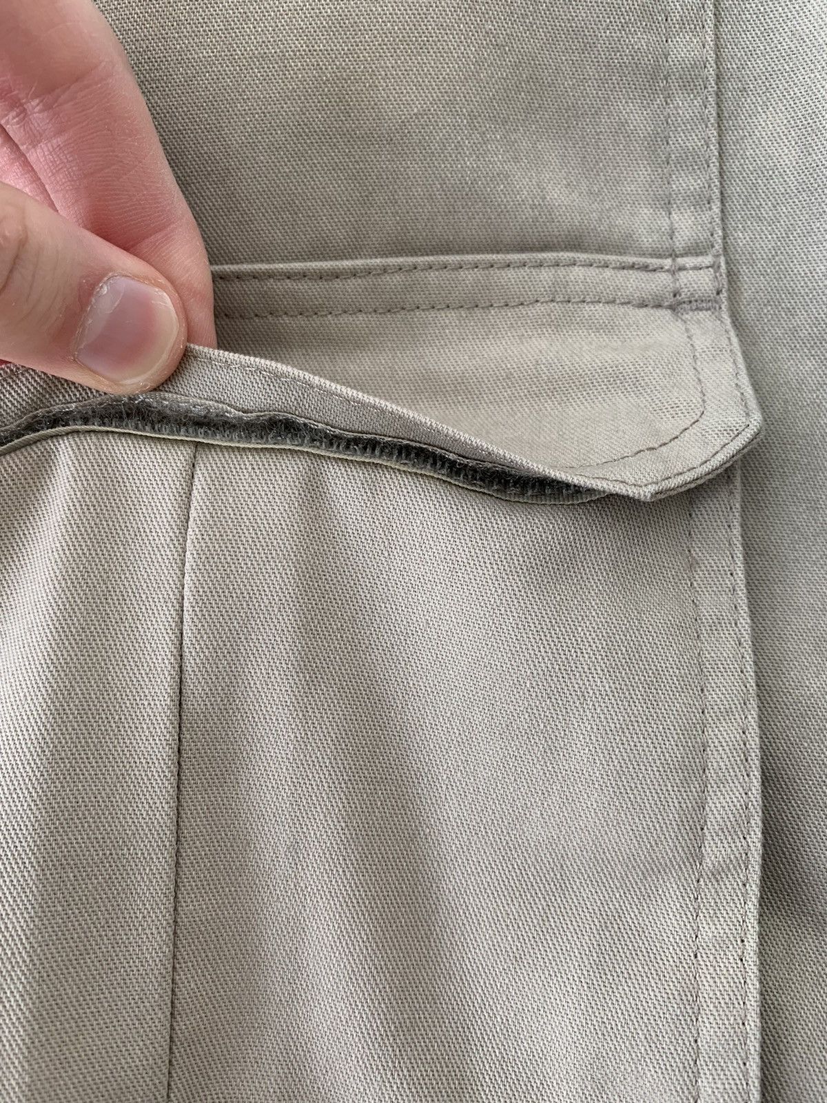 Japanese Brand Vintage Lowkey Camo Beige Shorts Size US 33 - 9 Thumbnail