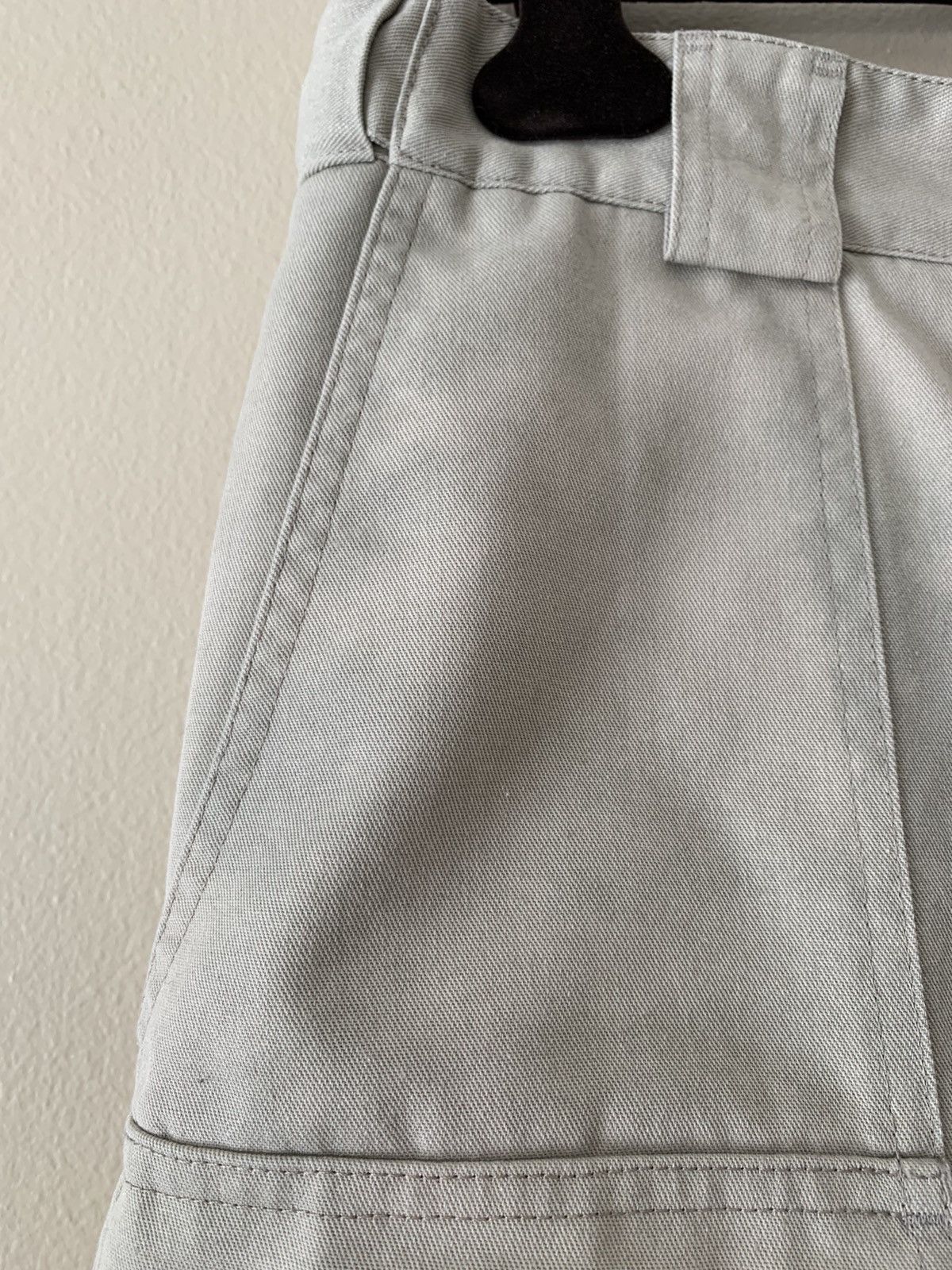 Japanese Brand Vintage Lowkey Camo Beige Shorts Size US 33 - 6 Thumbnail