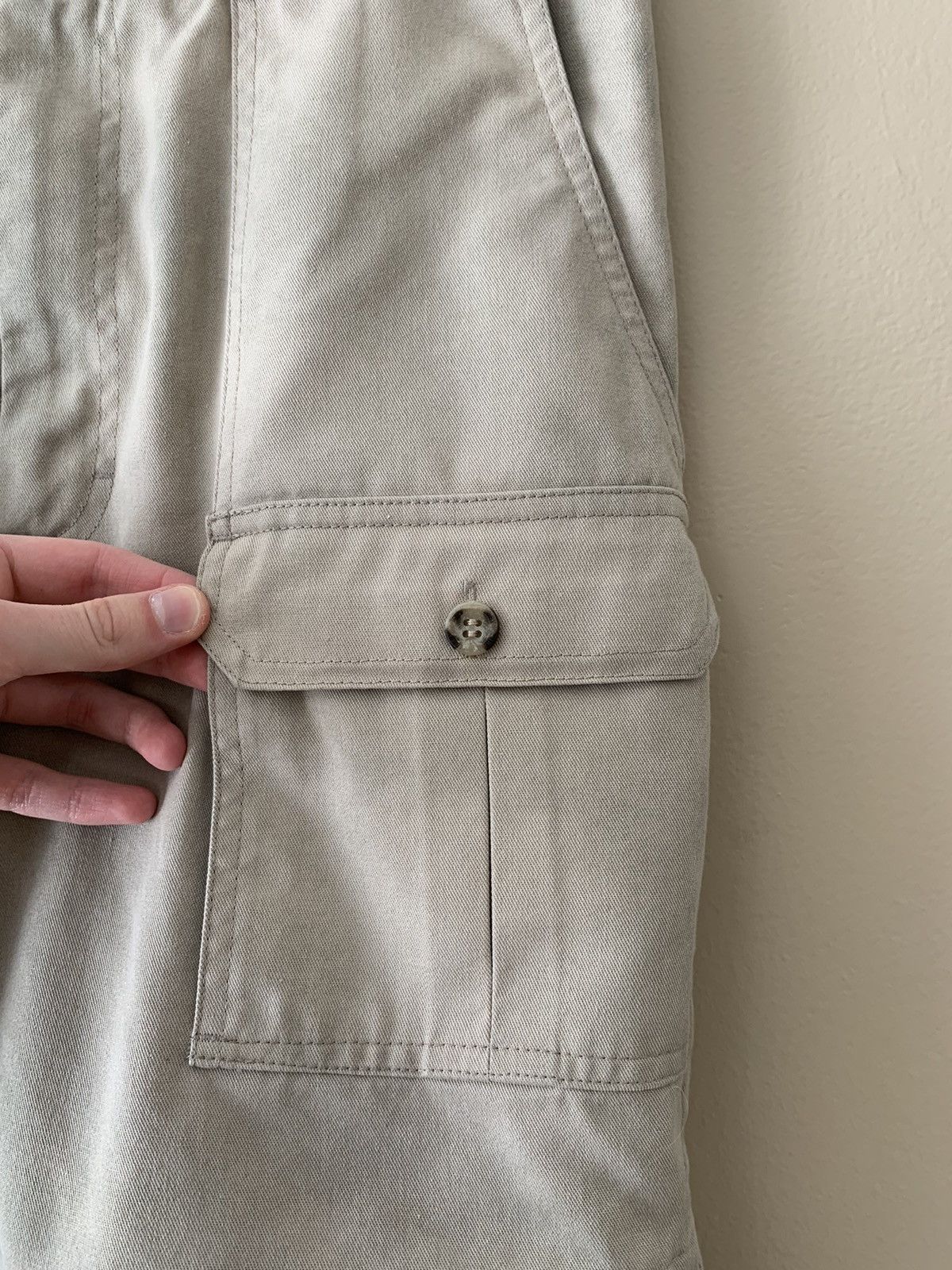 Japanese Brand Vintage Lowkey Camo Beige Shorts Size US 33 - 2 Thumbnail