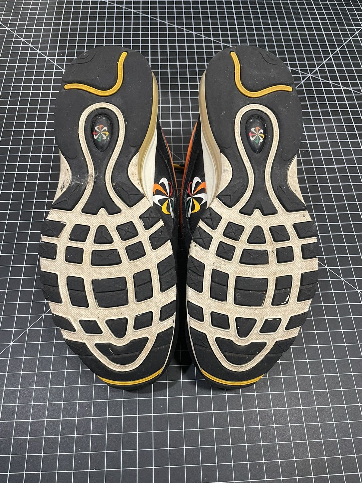 Nike Nike Air Max 97 Size US 9.5 / EU 42-43 - 5 Thumbnail