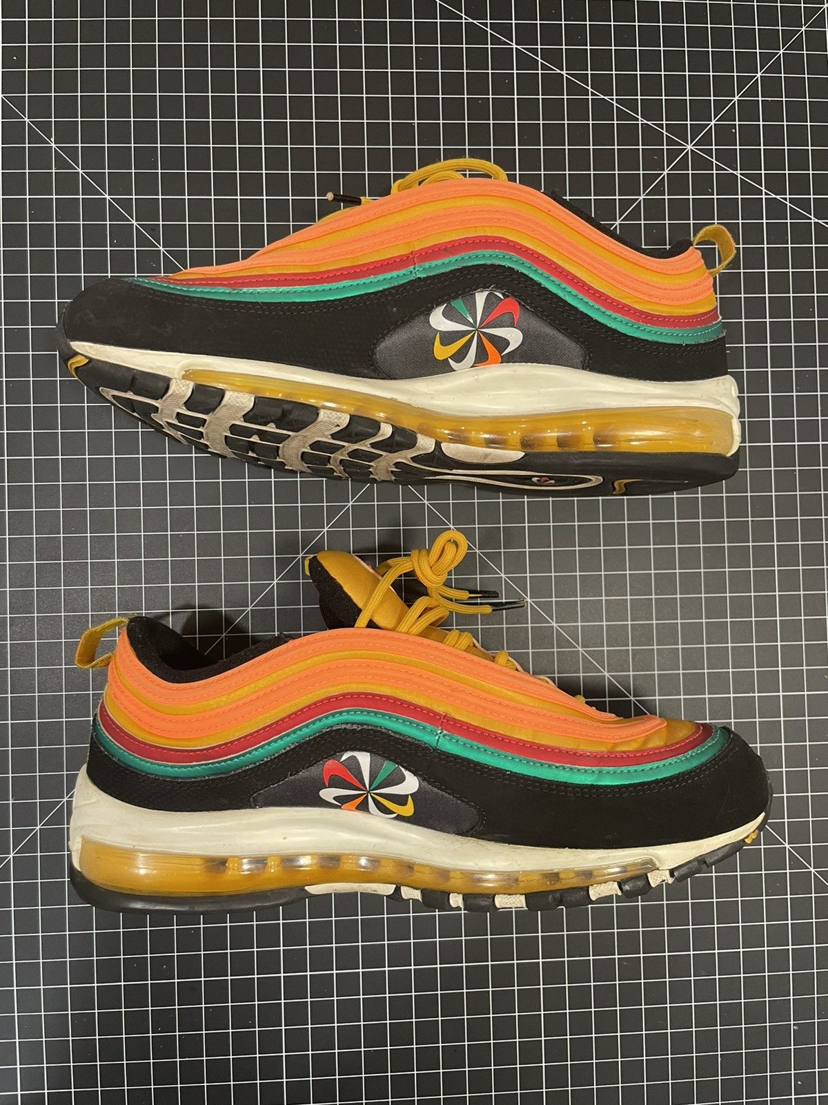 Nike Nike Air Max 97 Size US 9.5 / EU 42-43 - 2 Thumbnail