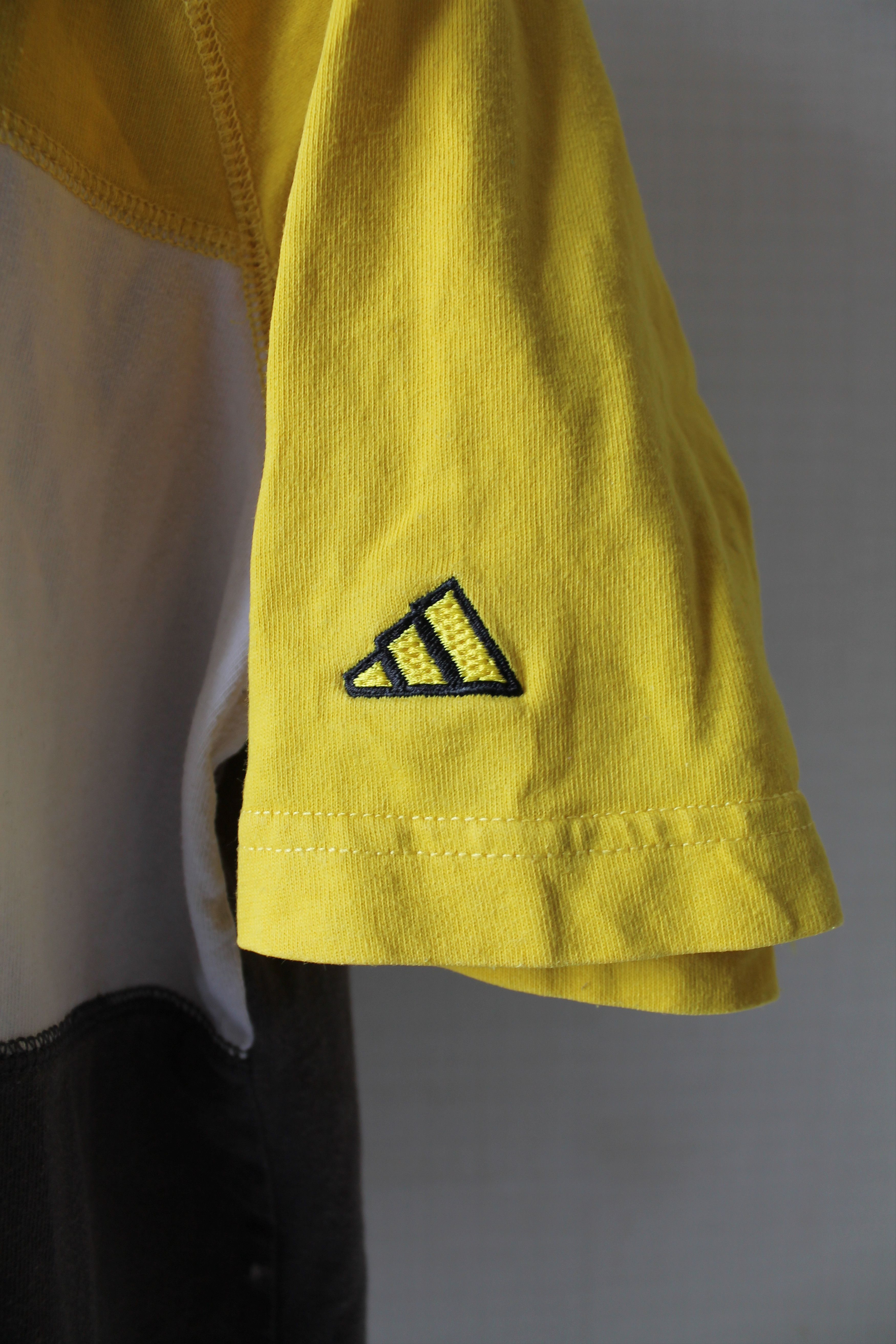 Adidas ADIDAS Big Logo V Neck T shirt FADED Size US M / EU 48-50 / 2 - 3 Thumbnail