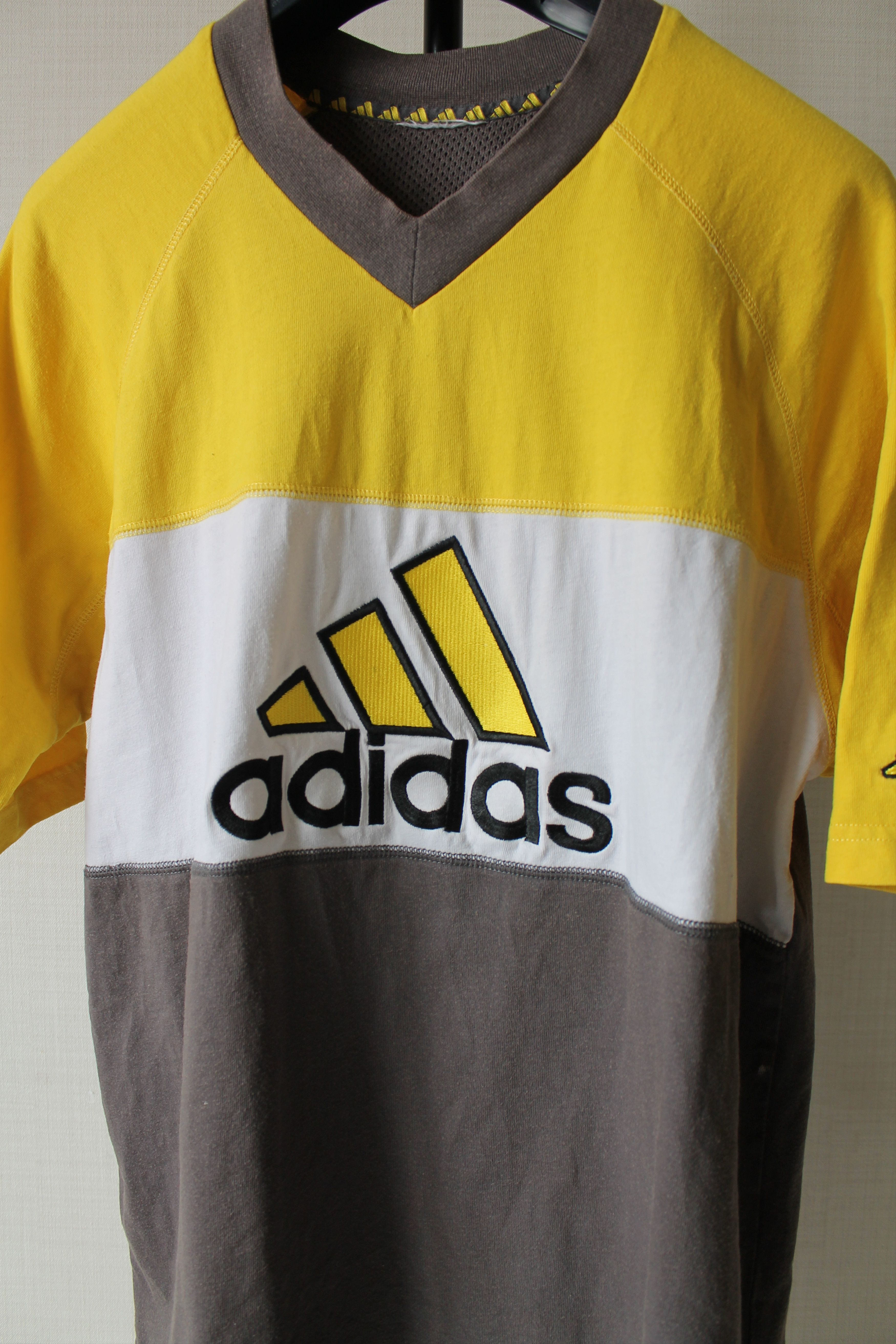 Adidas ADIDAS Big Logo V Neck T shirt FADED Size US M / EU 48-50 / 2 - 2 Thumbnail