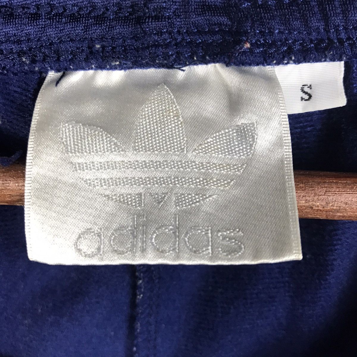 Adidas × Vintage Y2K Adidas Liverpool Sweatpants – Must-have for true Reds! Size US 30 / EU 46 - 2 Thumbnail