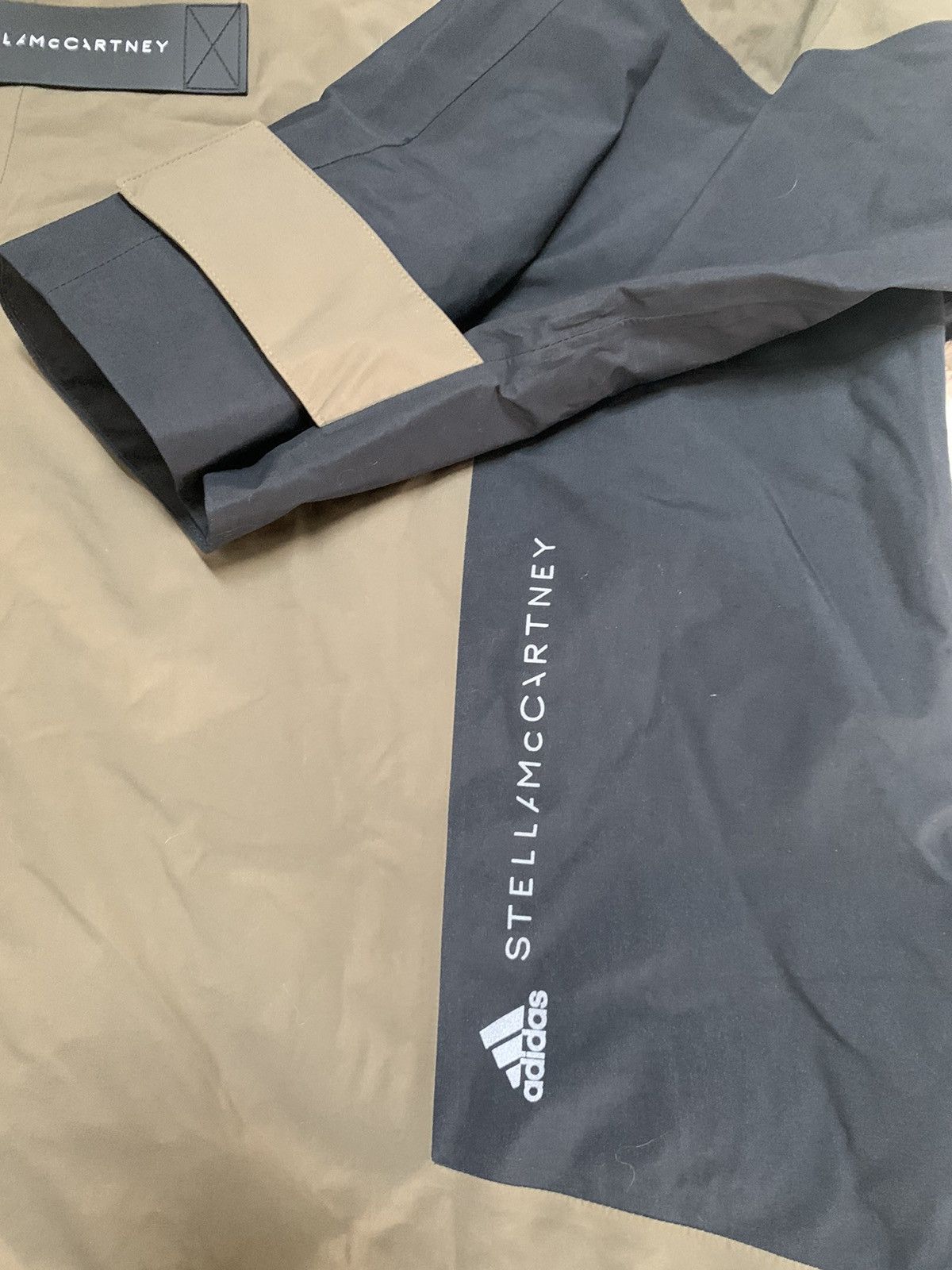 Adidas ADIDAS BY STELLA MCCARTNEY GORE-TEX PARKA Size US L / EU 52-54 / 3 - 10 Thumbnail