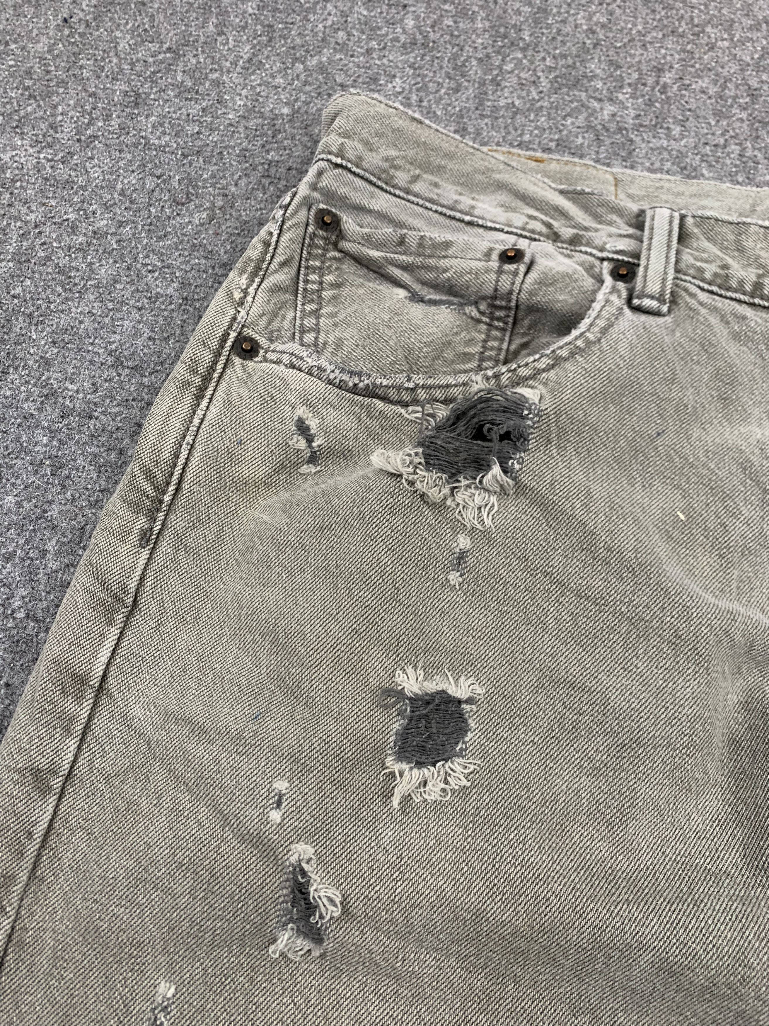 Levi's × Vintage Ripped Distressed Vintage Levis 501 Faded Black Jeans Size US 35 - 6 Thumbnail