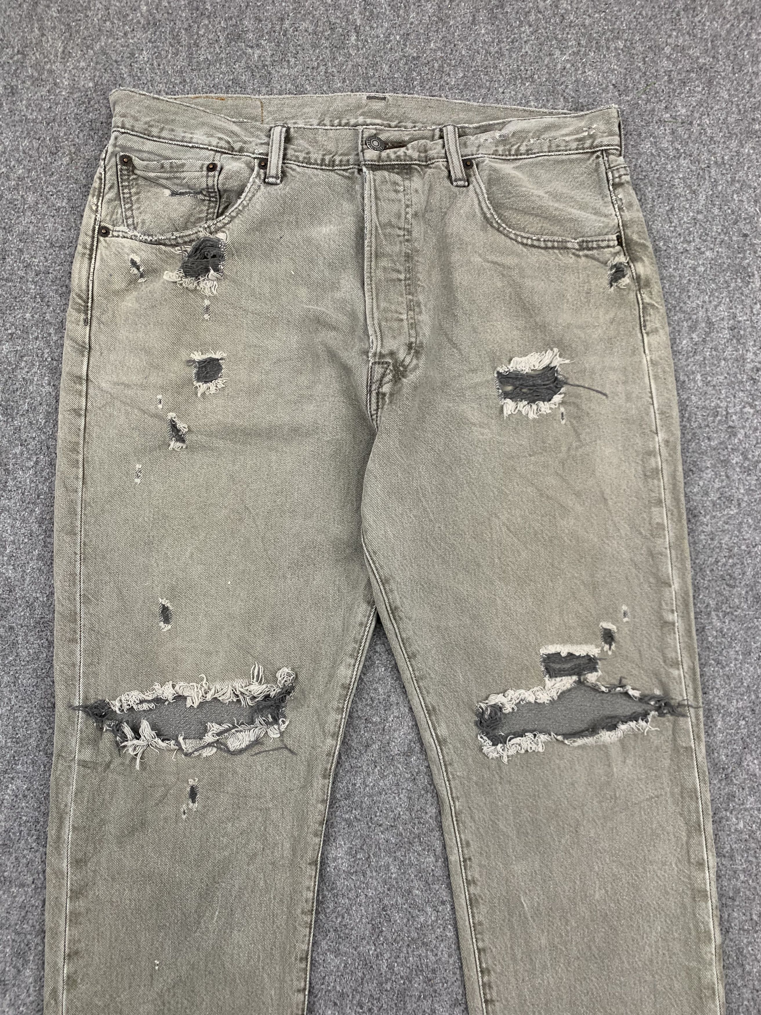 Levi's × Vintage Ripped Distressed Vintage Levis 501 Faded Black Jeans Size US 35 - 2 Thumbnail
