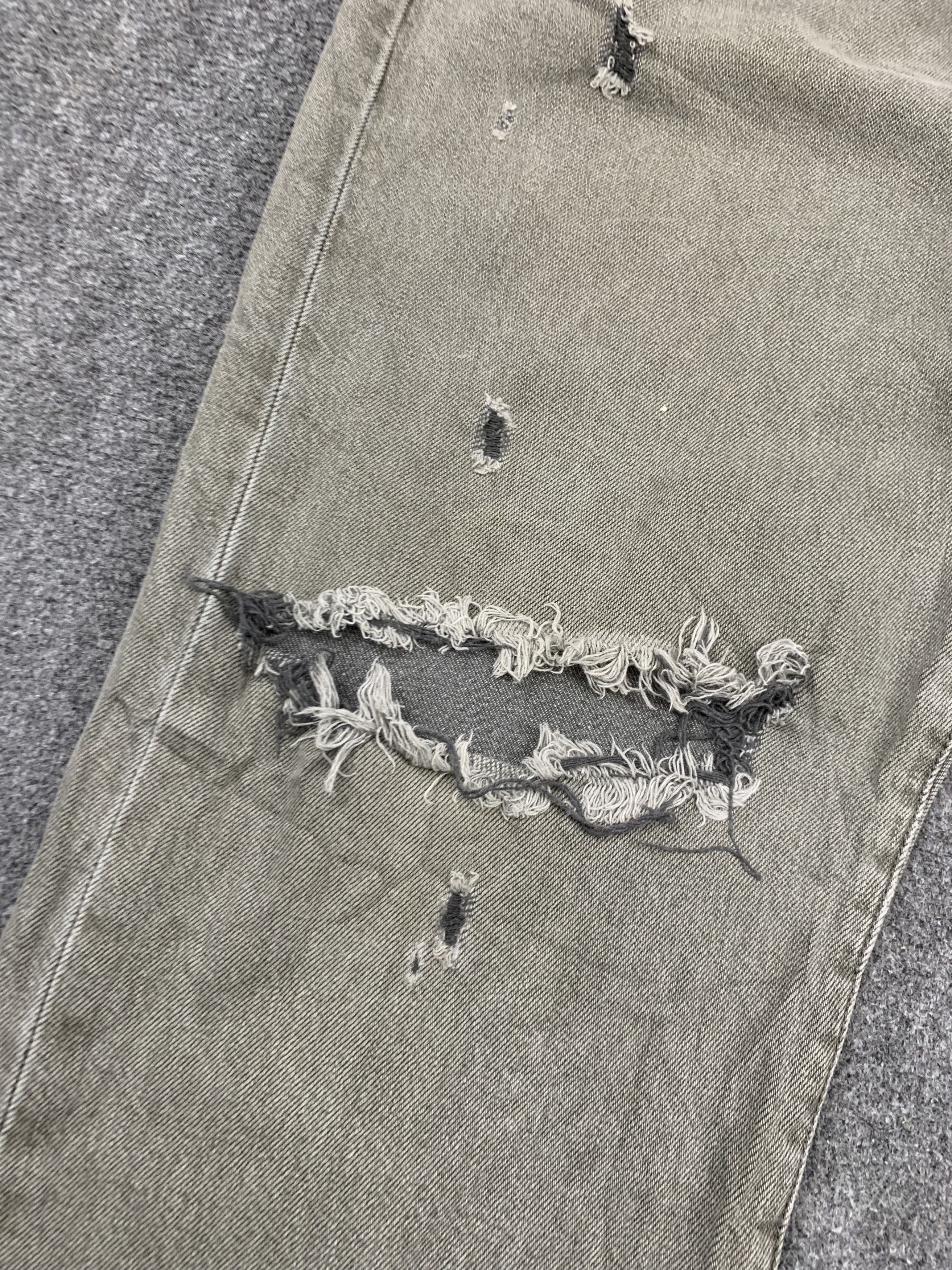Levi's × Vintage Ripped Distressed Vintage Levis 501 Faded Black Jeans Size US 35 - 8 Thumbnail