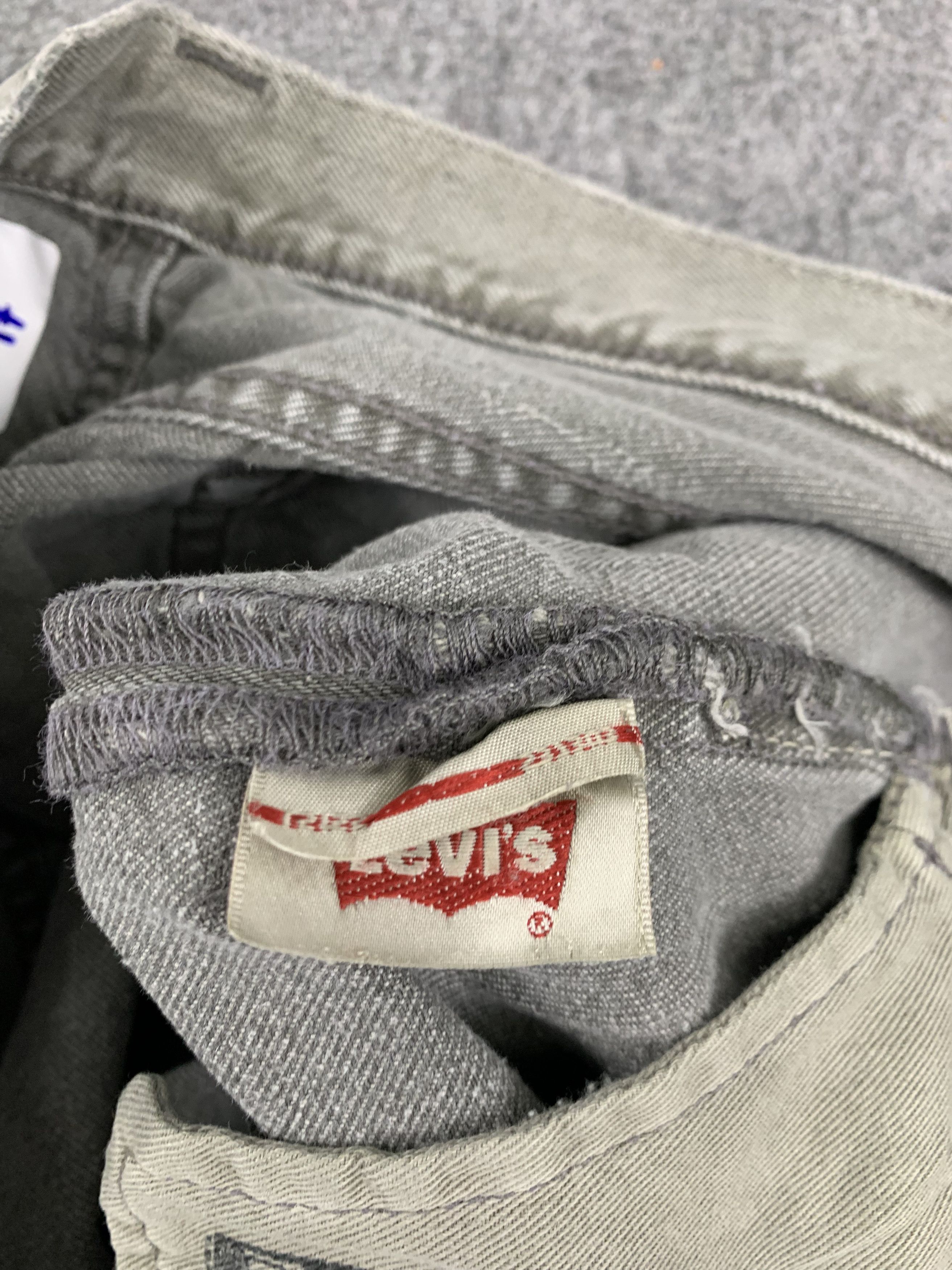 Levi's × Vintage Ripped Distressed Vintage Levis 501 Faded Black Jeans Size US 35 - 12 Thumbnail