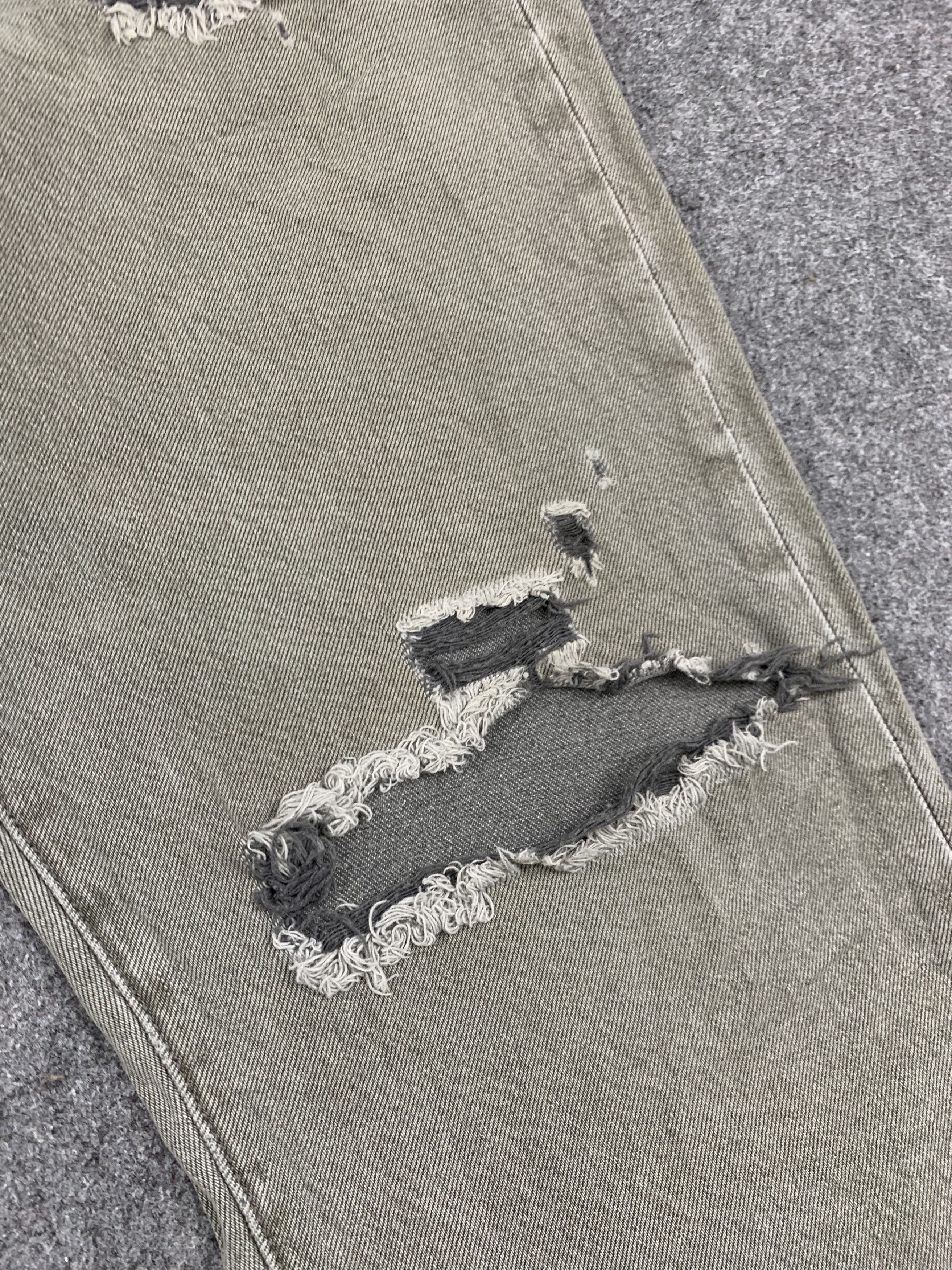 Levi's × Vintage Ripped Distressed Vintage Levis 501 Faded Black Jeans Size US 35 - 9 Thumbnail