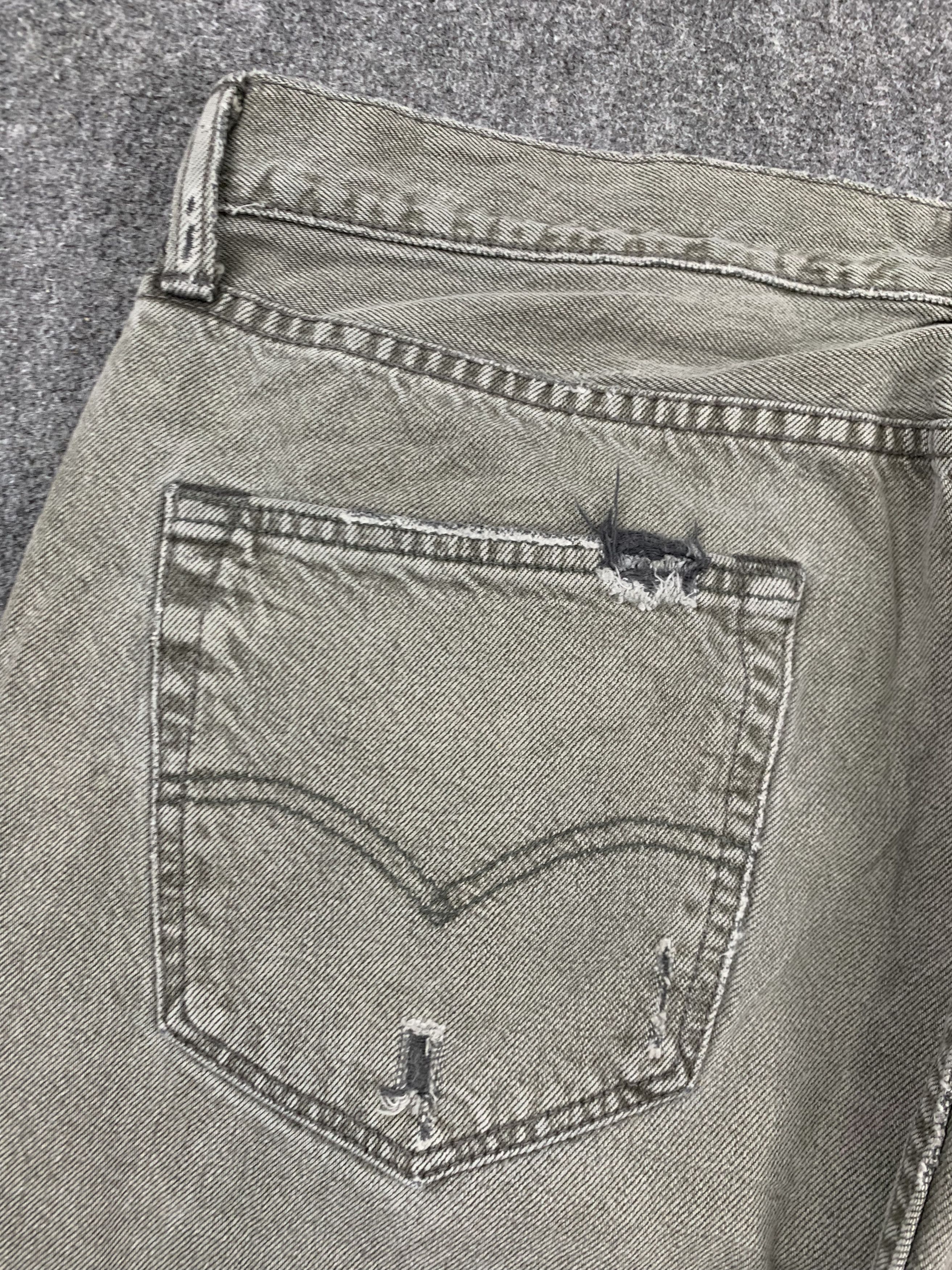 Levi's × Vintage Ripped Distressed Vintage Levis 501 Faded Black Jeans Size US 35 - 17 Thumbnail