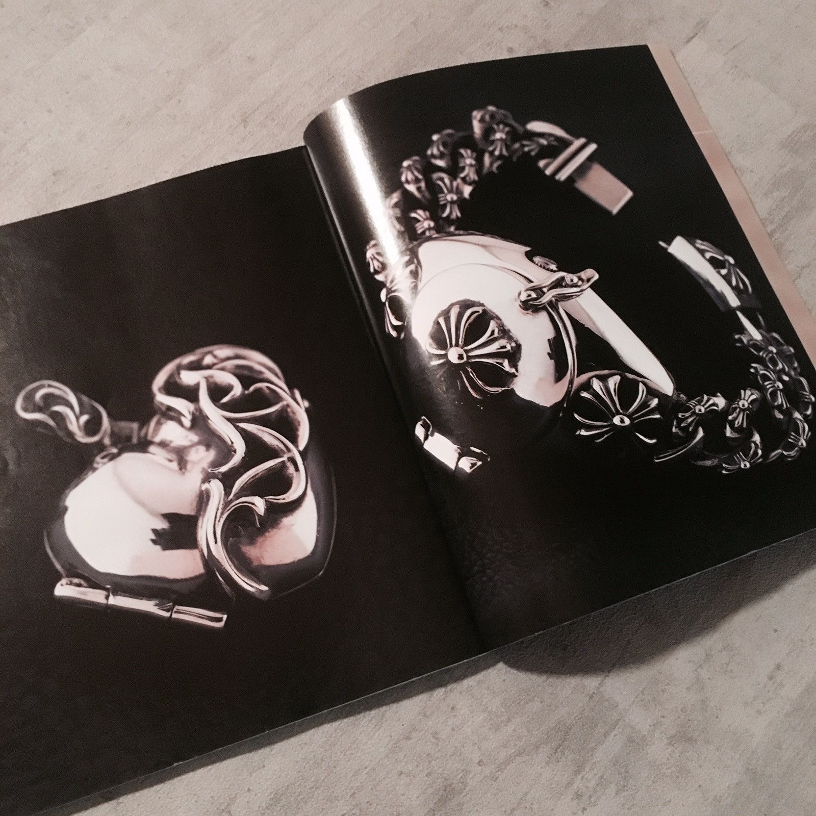 その他 CHROME HEARTS MAGAZINE vol.2 CHROME HEARTS MAGAZINE Series.2 vol.2 - メルカリ