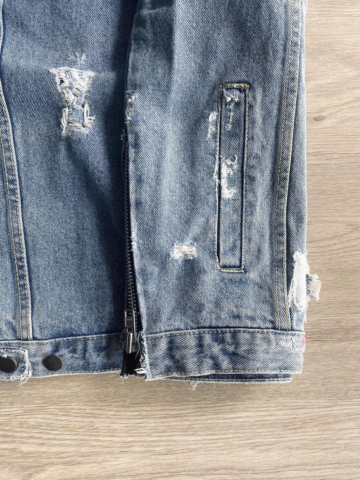 Wings Of Liberty Distressed Boxy Denim Jacket Size US M / EU 48-50 / 2 - 6 Thumbnail
