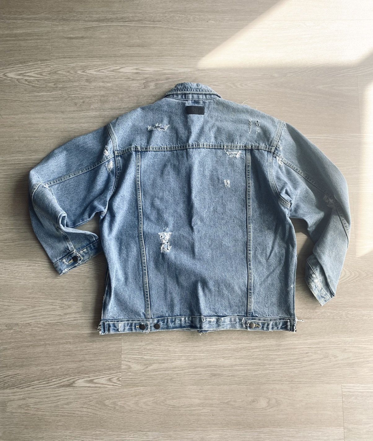 Wings Of Liberty Distressed Boxy Denim Jacket Size US M / EU 48-50 / 2 - 2 Thumbnail