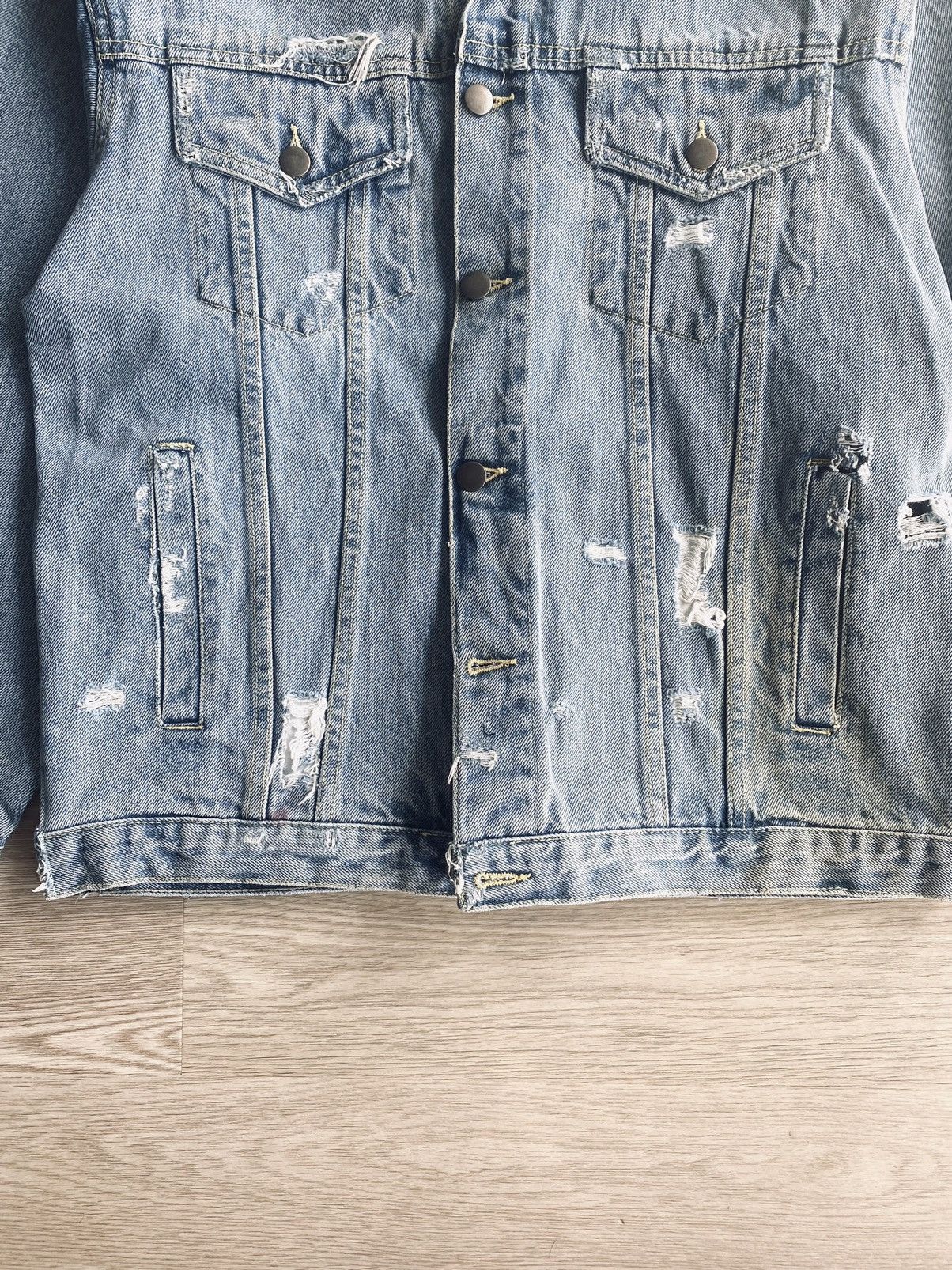Wings Of Liberty Distressed Boxy Denim Jacket Size US M / EU 48-50 / 2 - 4 Thumbnail