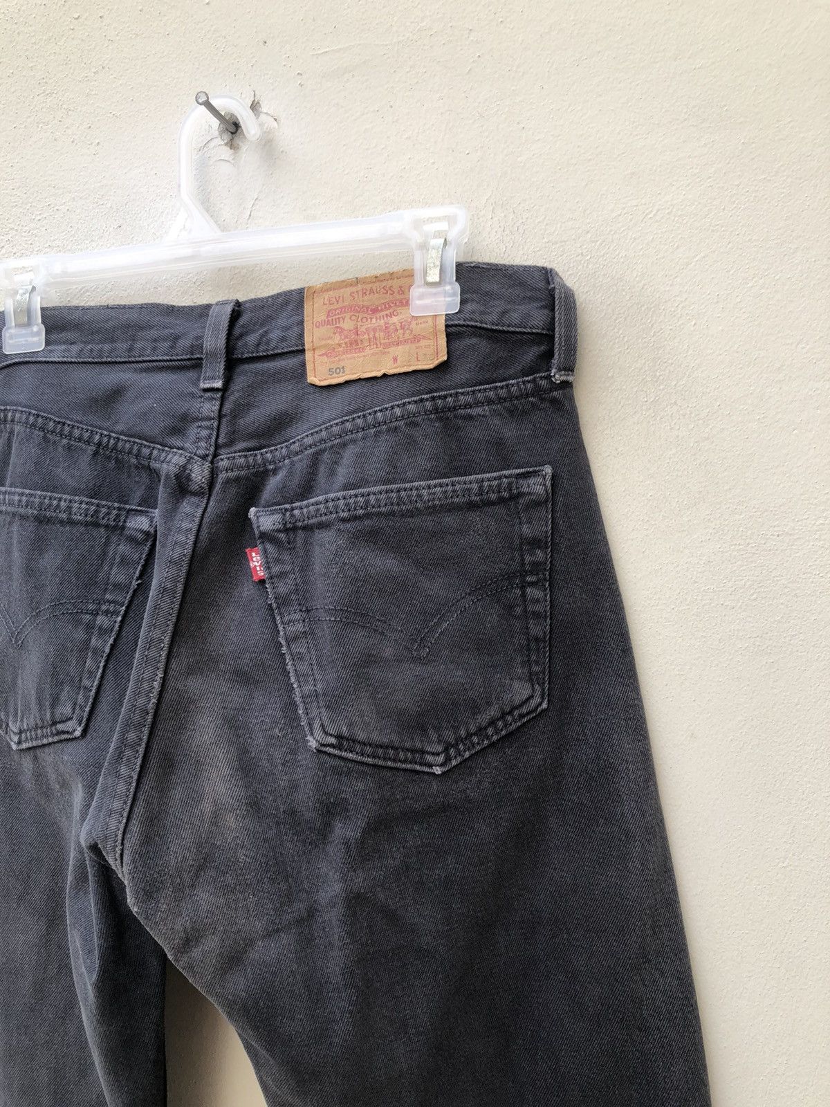 Levi's Vintage 1998 Levi’s 501 Jeans Faded Black Denim Size US 32 / EU 48 - 16 Thumbnail