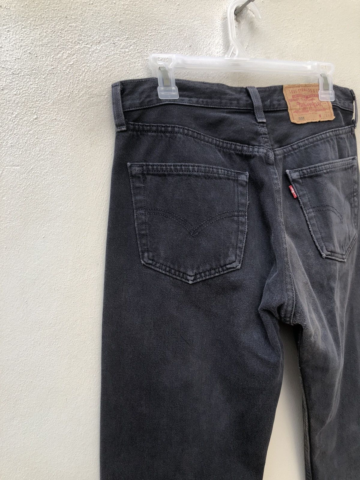 Levi's Vintage 1998 Levi’s 501 Jeans Faded Black Denim Size US 32 / EU 48 - 13 Thumbnail