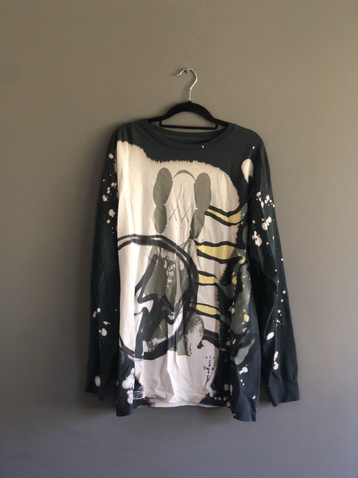 travis scott kaws long sleeve