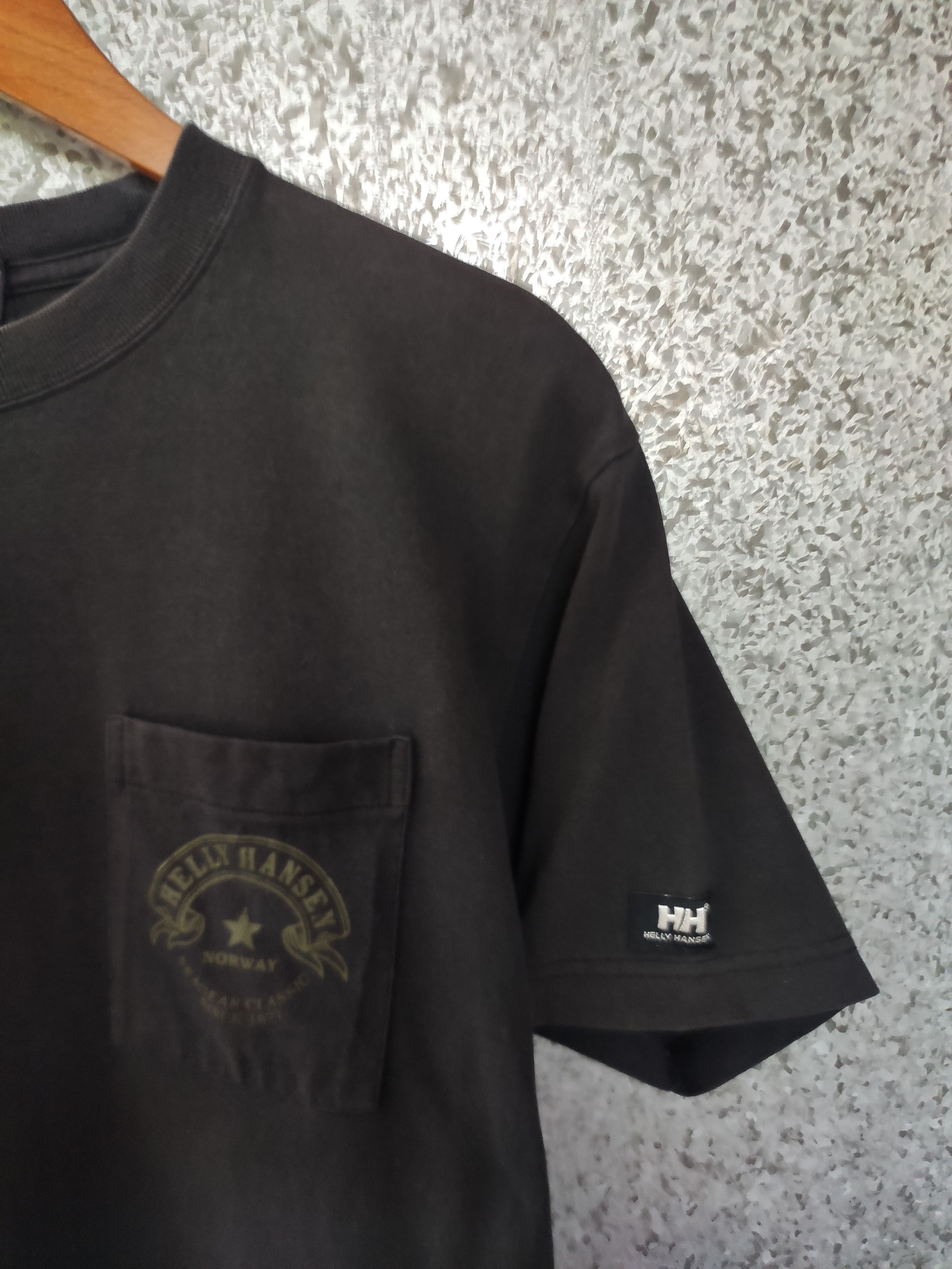 Helly Hansen Vintage 90s Vintage Helly Hansen pocket tees sea gear Size US M / EU 48-50 / 2 - 2 Thumbnail