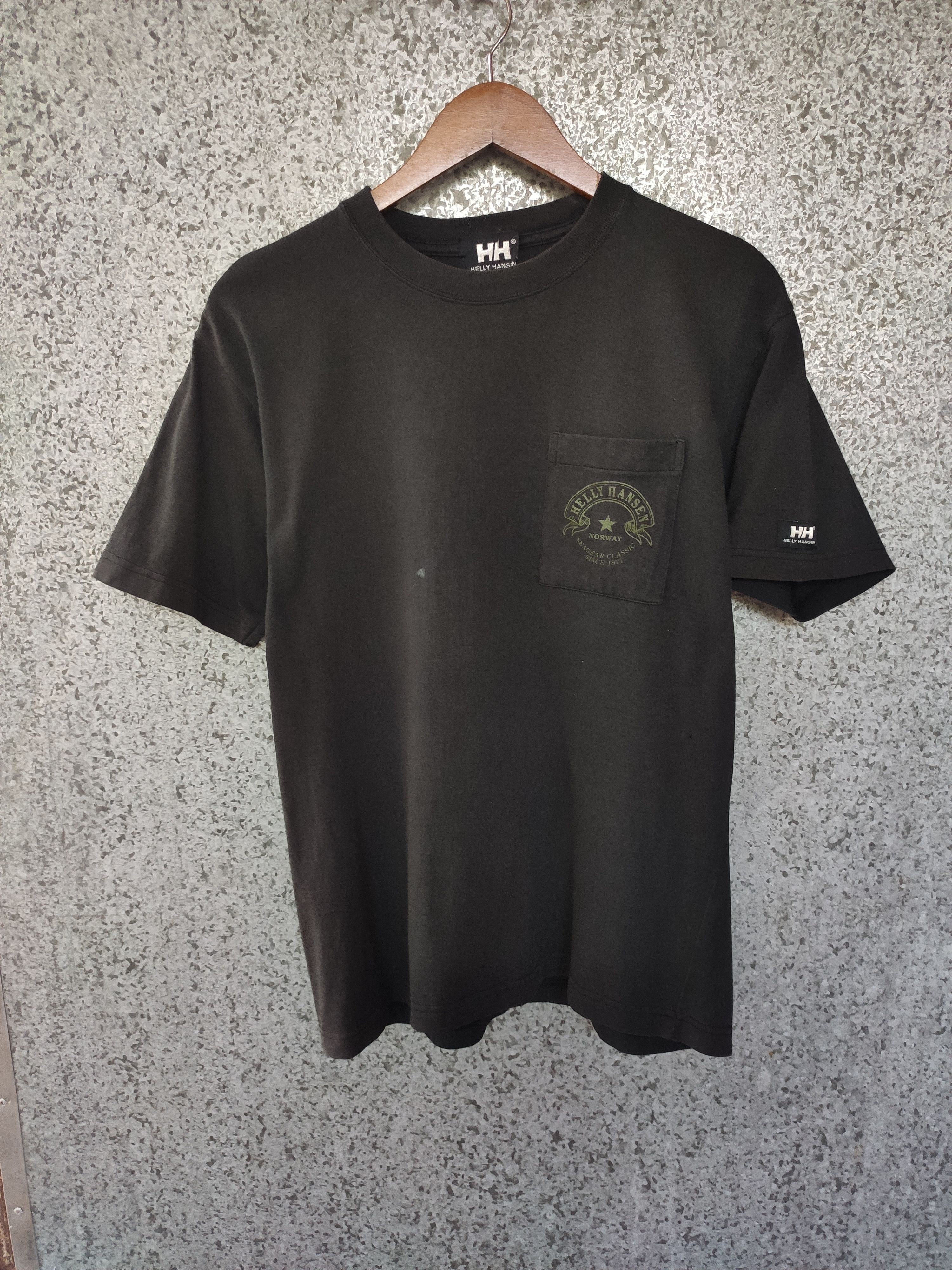 Helly Hansen Vintage 90s Vintage Helly Hansen pocket tees sea gear Size US M / EU 48-50 / 2 - 1 Thumbnail
