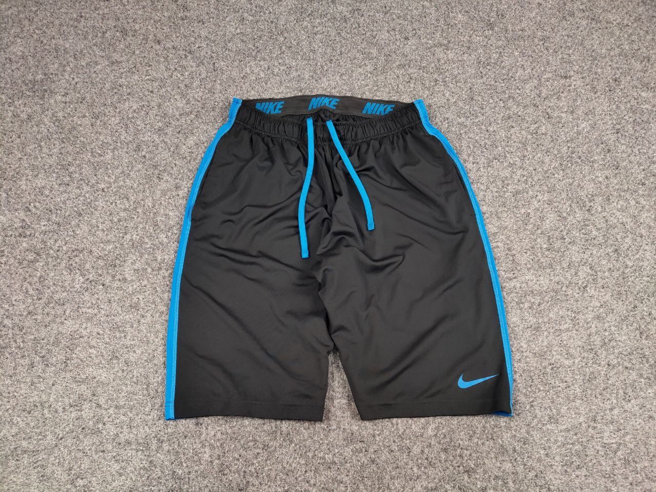 Nike Vintage Nike Shorts Grey Logo swoosh casual Y2K Streetwear Size US 34 / EU 50 - 2 Thumbnail