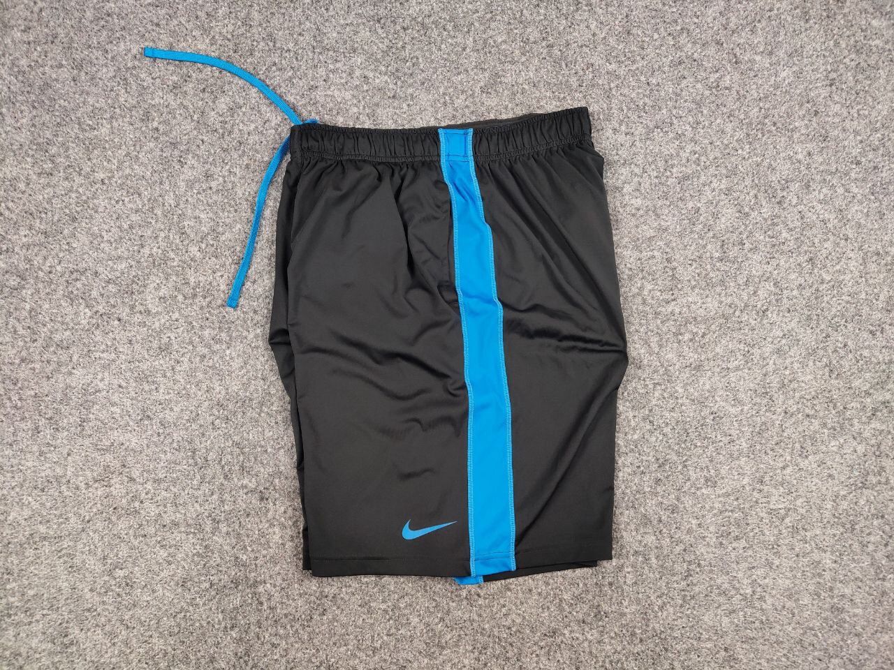 Nike Vintage Nike Shorts Grey Logo swoosh casual Y2K Streetwear Size US 34 / EU 50 - 8 Thumbnail
