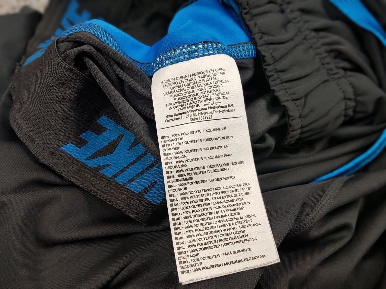 Nike Vintage Nike Shorts Grey Logo swoosh casual Y2K Streetwear Size US 34 / EU 50 - 11 Thumbnail