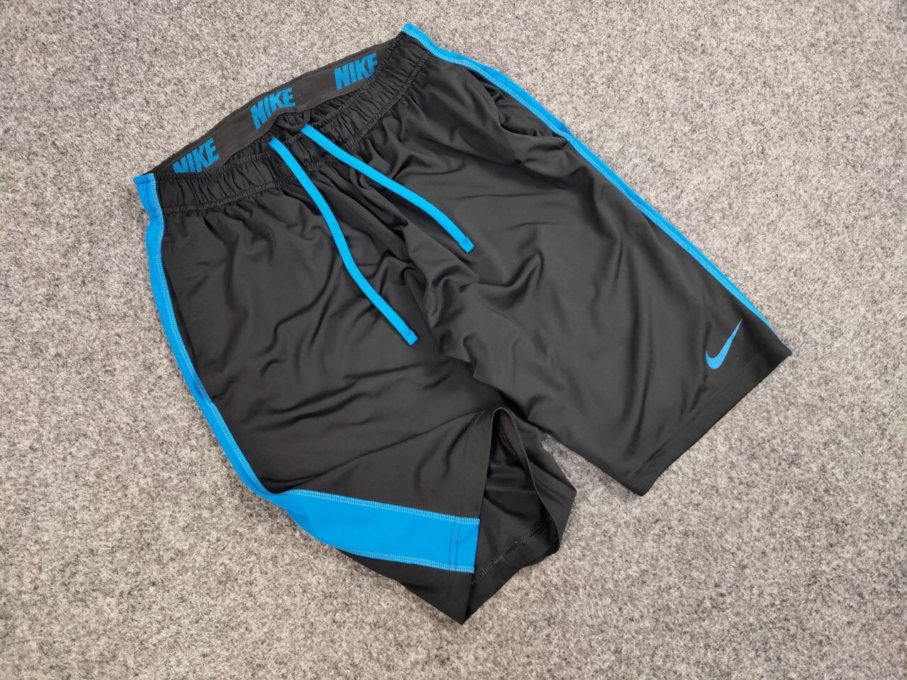 Nike Vintage Nike Shorts Grey Logo swoosh casual Y2K Streetwear Size US 34 / EU 50 - 6 Thumbnail