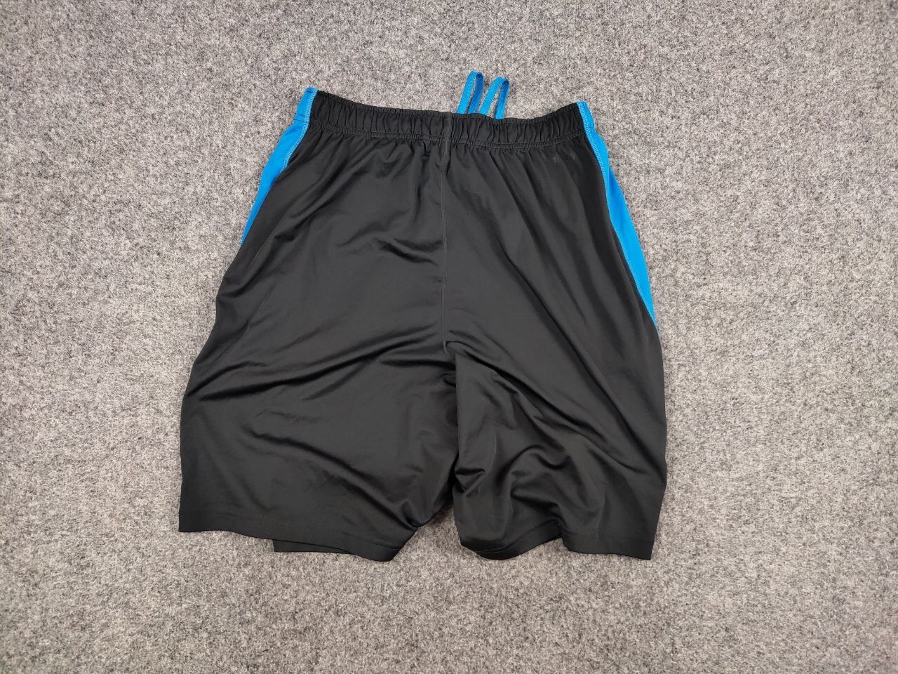 Nike Vintage Nike Shorts Grey Logo swoosh casual Y2K Streetwear Size US 34 / EU 50 - 9 Thumbnail