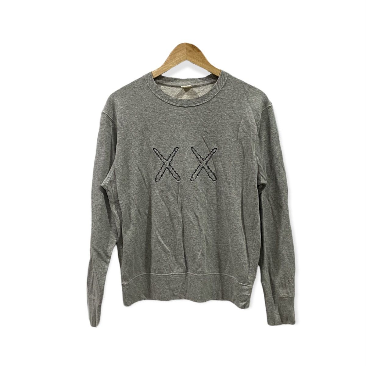 Japanese Brand × Kaws × Uniqlo Grey sweatshirt kaws X uniqlo Size US M / EU 48-50 / 2 - 1 Thumbnail