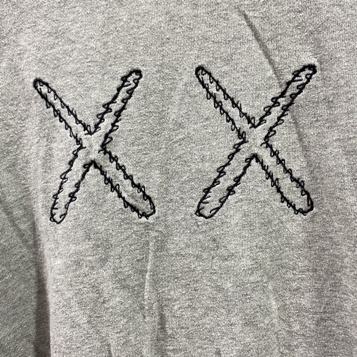 Japanese Brand × Kaws × Uniqlo Grey sweatshirt kaws X uniqlo Size US M / EU 48-50 / 2 - 3 Thumbnail
