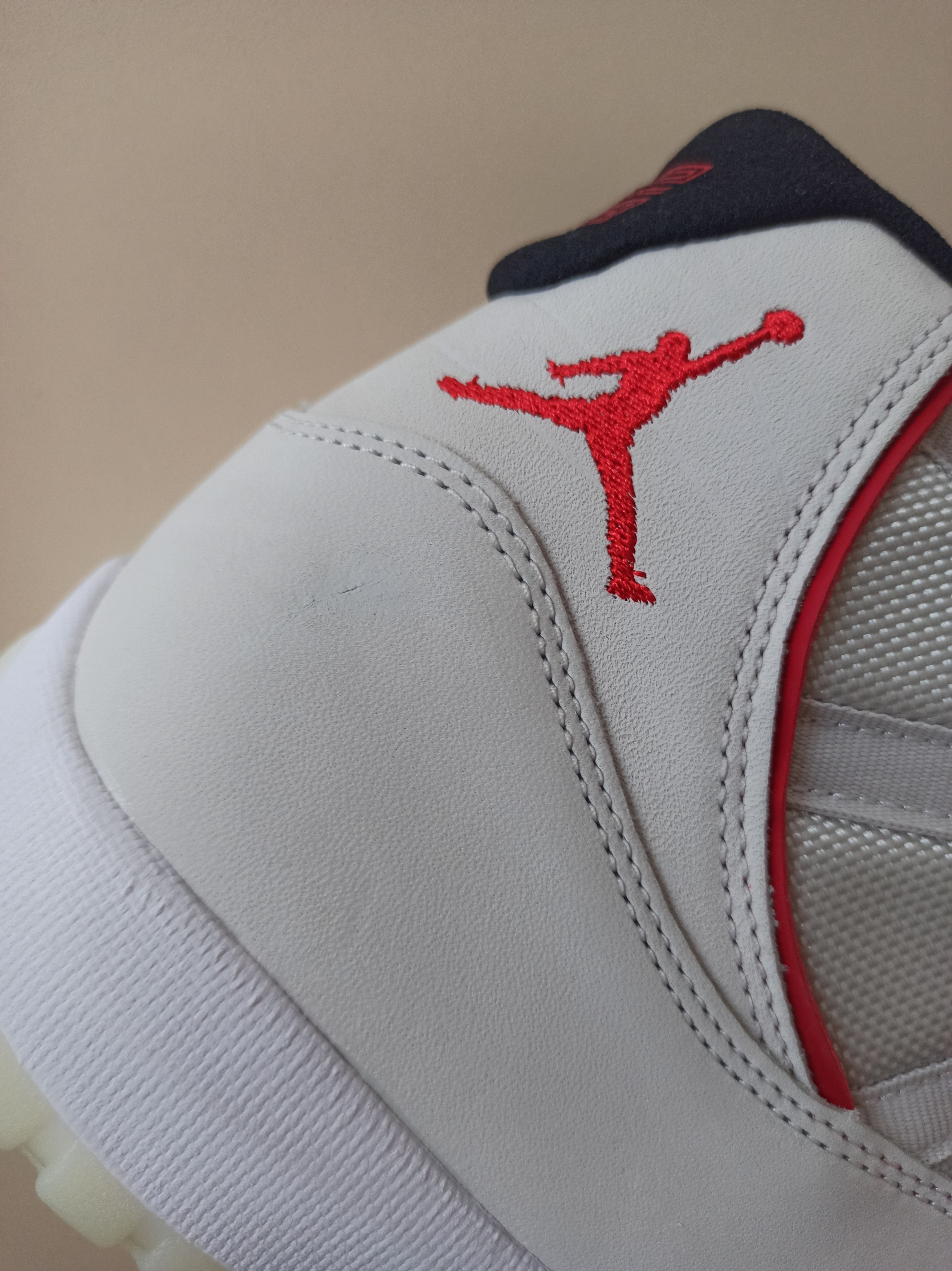 Jordan Brand Jordan 11 Retro Platinum Tint Size US 10 / EU 43 - 8 Thumbnail