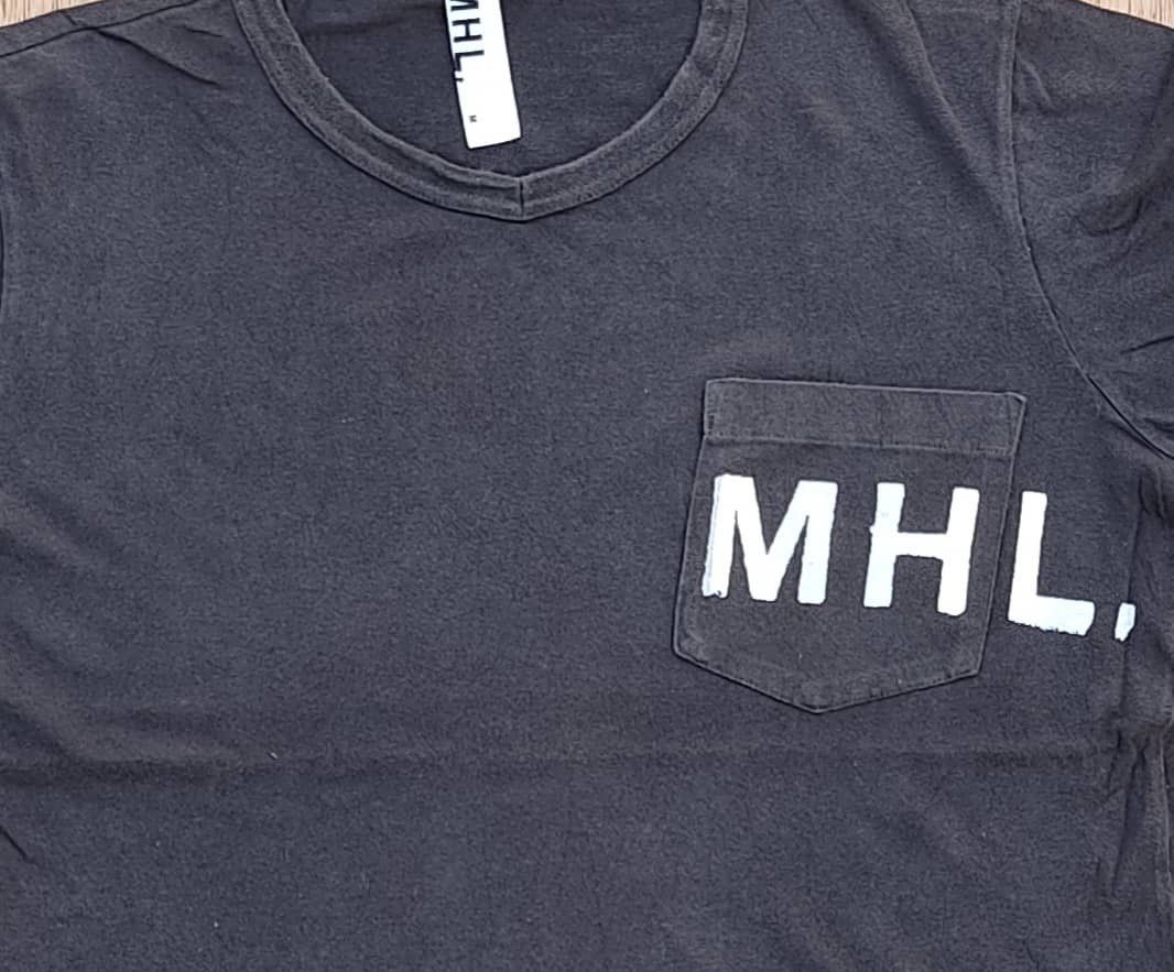 Margaret Howell ( A 20 )