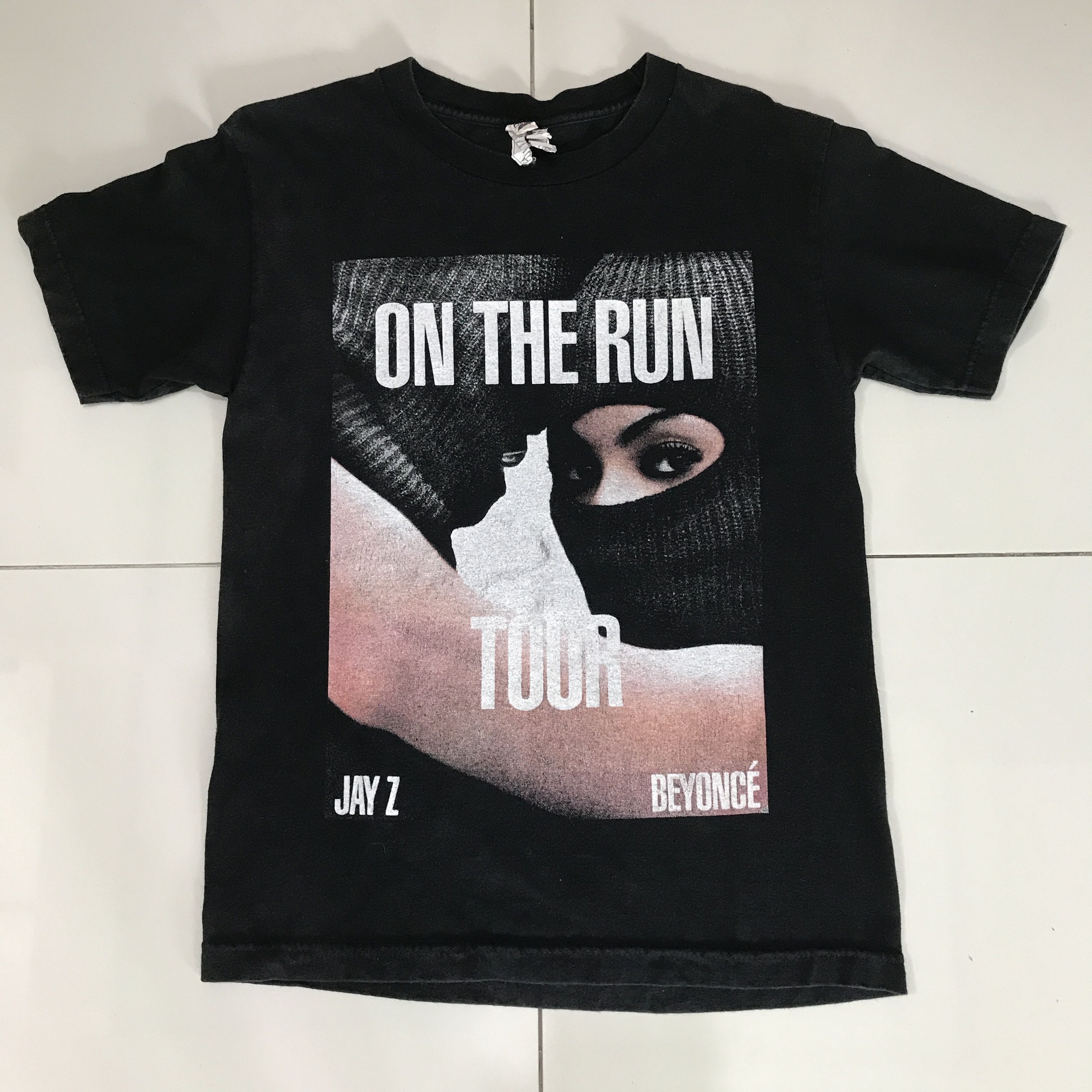 Beyonce 2014 Beyonce and Jay Z On The Run Tour Tee Shirt Rap hiphop Size US S / EU 44-46 / 1 - 1 Thumbnail