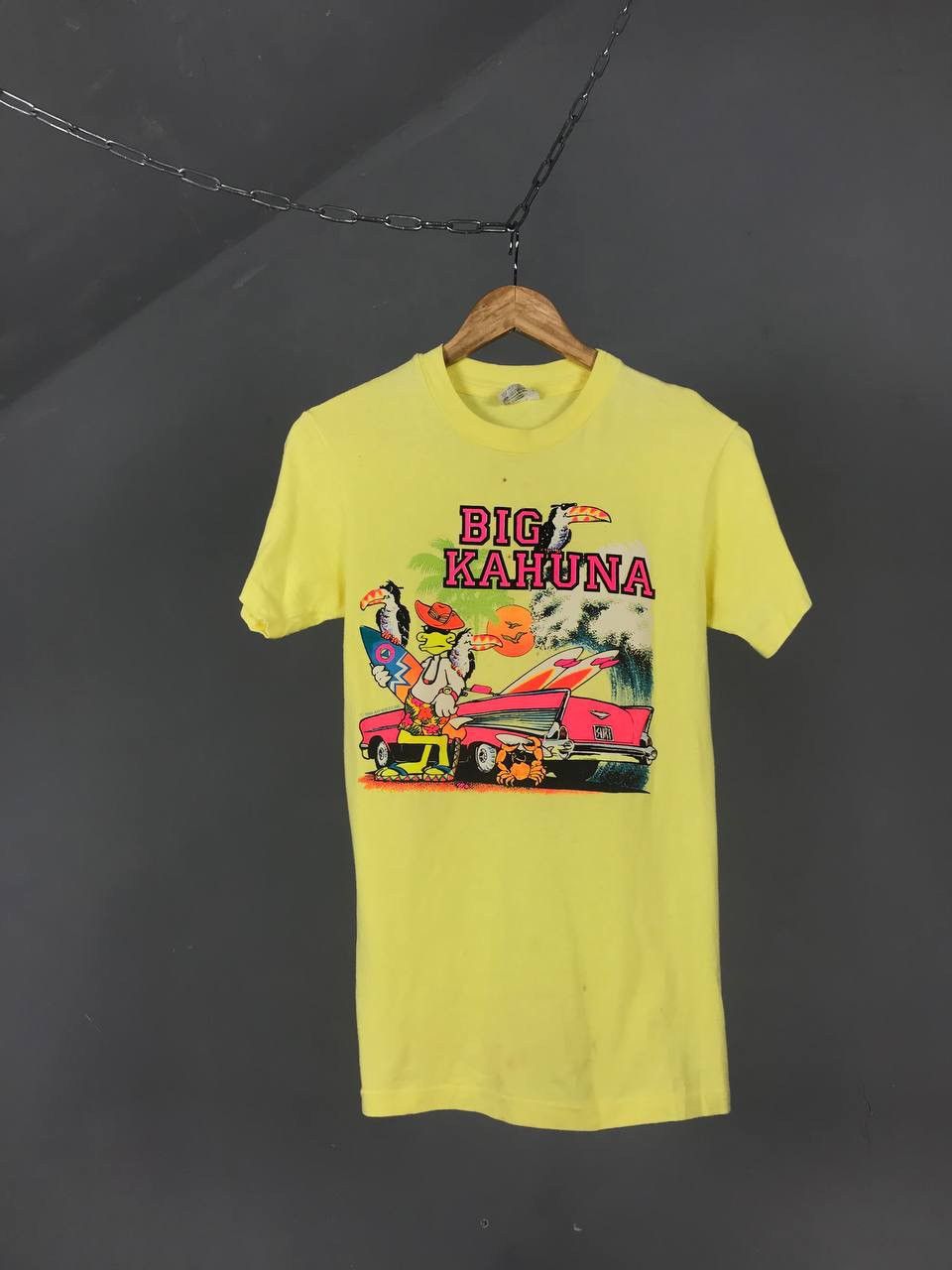 Vintage Big Kahuna 1990 American vintage streetwear yellow tee Size US S / EU 44-46 / 1 - 1 Thumbnail