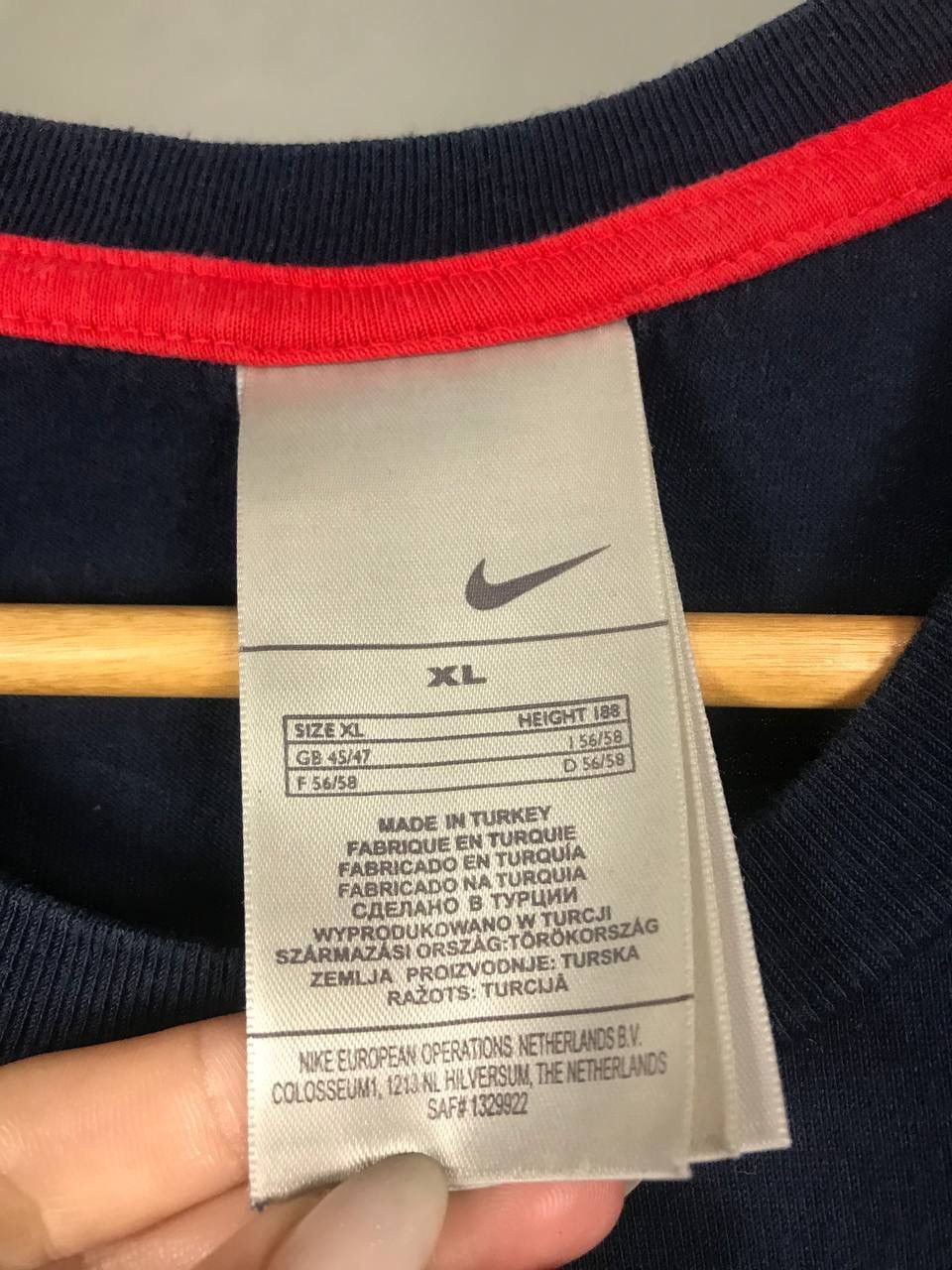 Other Nike swoosh streetwear vintage center logo tee Size US XL / EU 56 / 4 - 4 Thumbnail