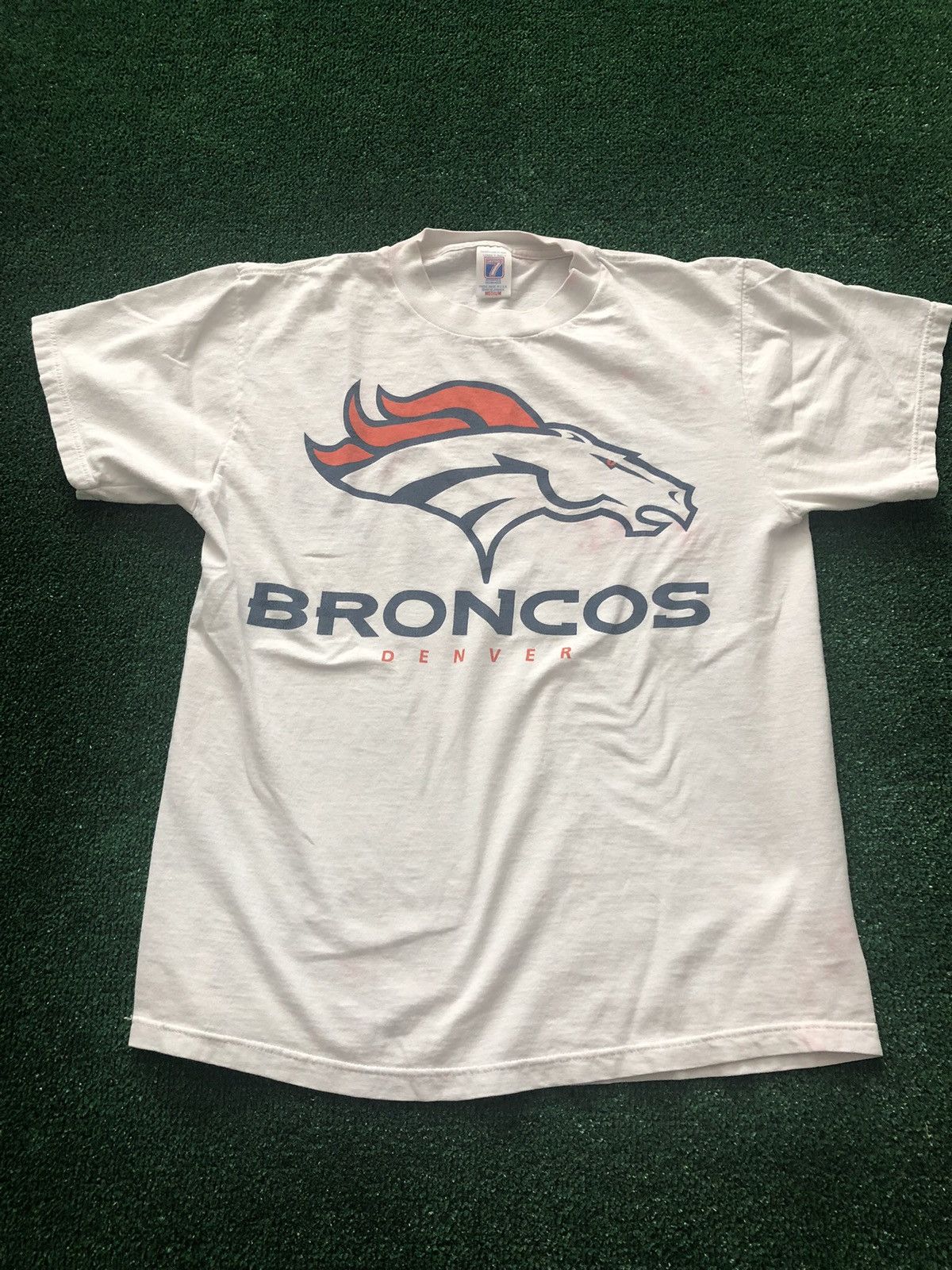 vintage-vintage-2000s-nfl-denver-broncos-logo-tee-size-medium-grailed