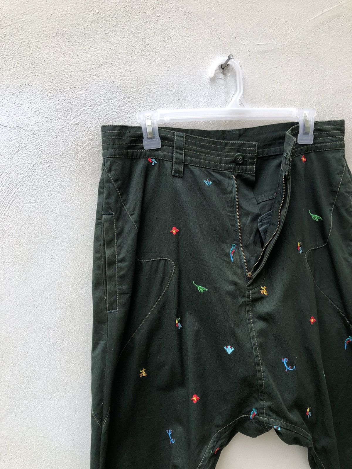 Issey Miyake Tsumori Chisato Atomic Floral Fauna Drop Crotch Cropped Pant Size US 31 - 4 Thumbnail