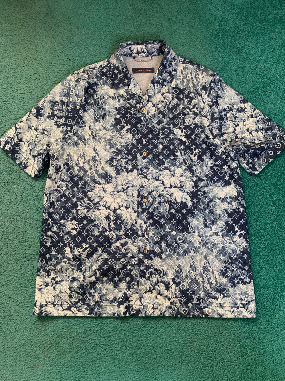 Louis Vuitton Hawaii tapestry shirt, Luxury, Apparel on Carousell