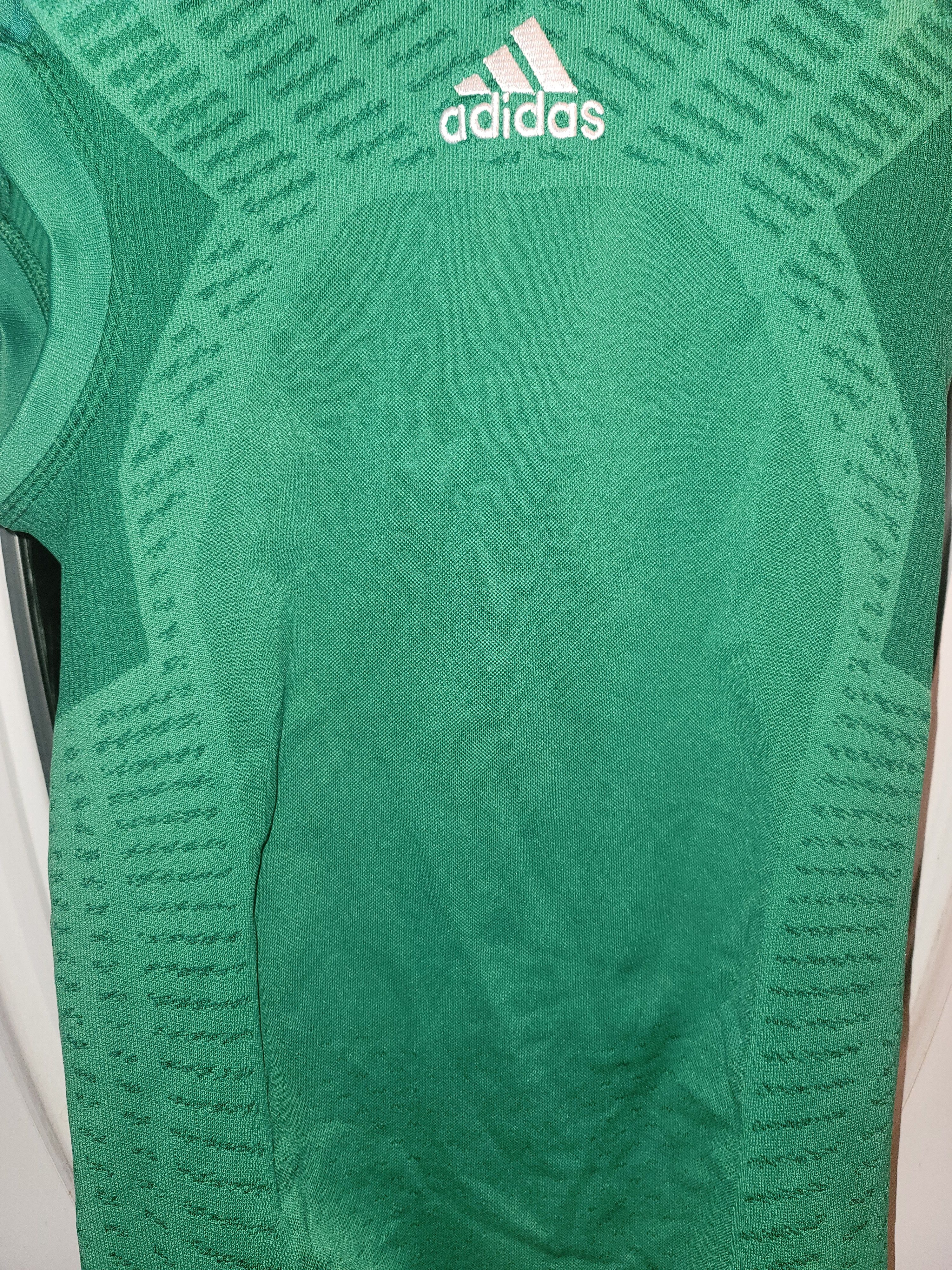 Other Lot of 2 Techfit Primeknit Football Jersey Green Size Large Size US L / EU 52-54 / 3 - 6 Thumbnail
