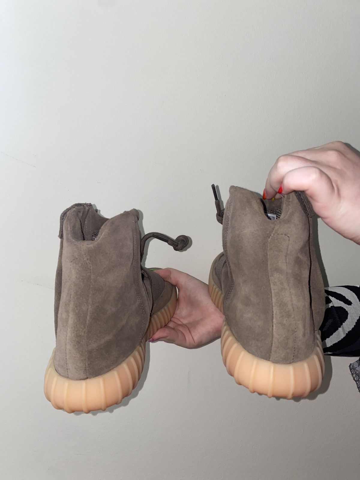 Adidas × Kanye West Yeezy Boost 750 Chocolate 2016 Size US 9 / EU 42 - 4 Thumbnail